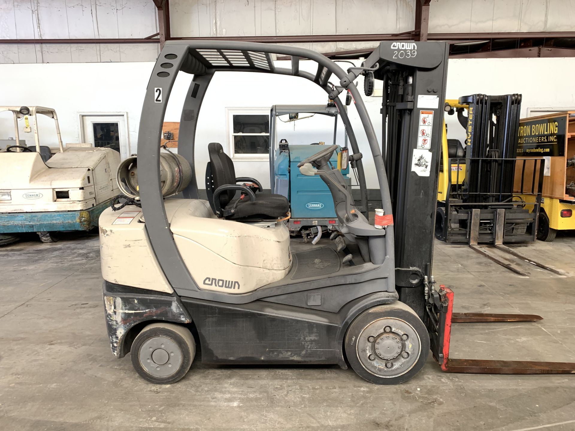 2013 CROWN 5,000 LB. C-5 FORKLIFT, S/N: 9A202039, LPG, 3-STAGE MAST, 81’‘ LOWERED HEIGHT/188''