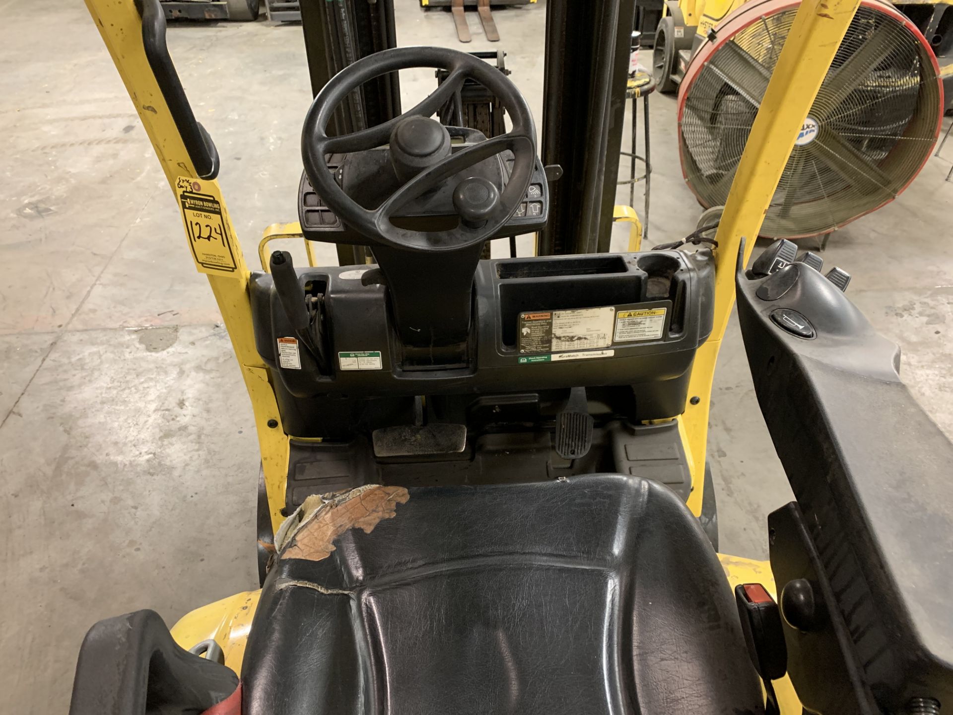 ***LOCATED IN HAMILTON, OH***2015 HYSTER 5,000-LB. FORKLIFT, MOD: S50FT, LPG, SOLID TIRE, 189" LIFT - Image 5 of 6