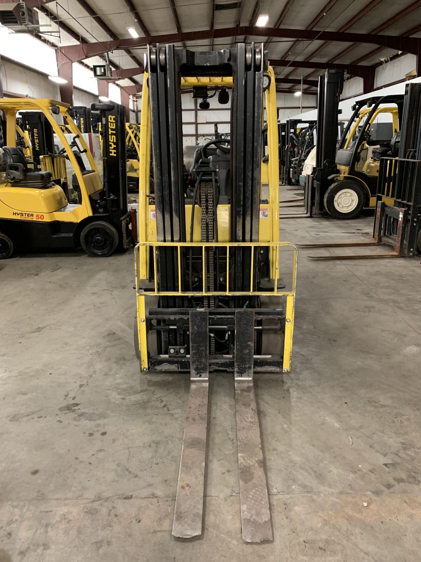 ***LOCATED IN HAMILTON, OH***2015 HYSTER 5,000-LB. FORKLIFT, MOD: S50FT, LPG, SOLID TIRE, 189" LIFT - Image 2 of 6