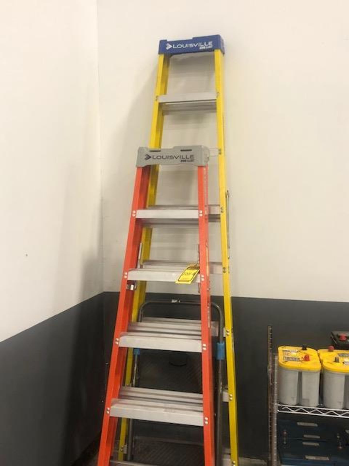 LOUISVILLE 6' LADDER, 300 LB CAPACITY, AND LOUISVILLE 8' LADDER, 250 LB CAPACITY