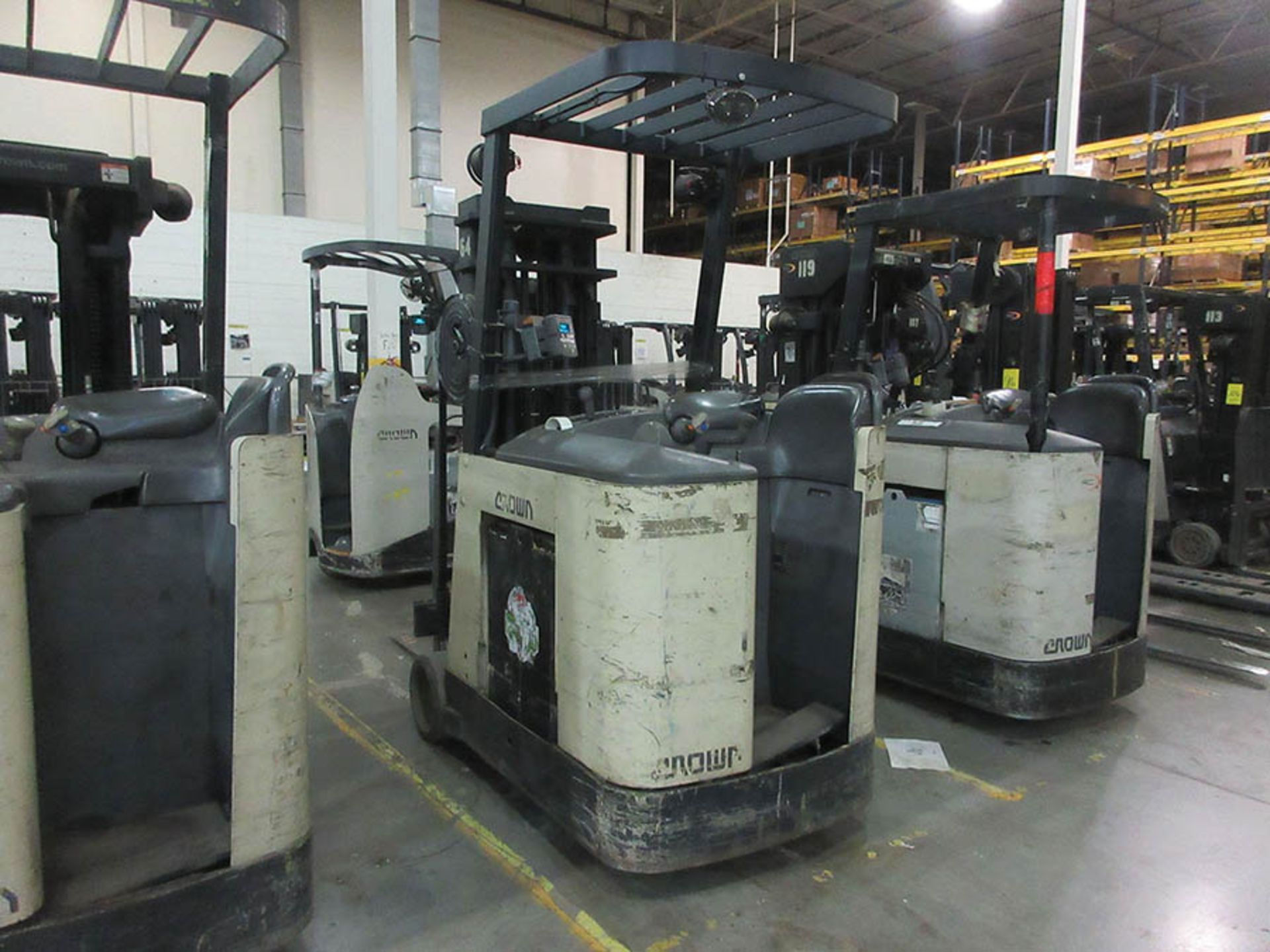 1997 CROWN STAND-UP FORKLIFT, 4,000 LB. CAP., MODEL: RC3020-40, 36V., 48'' FORKS, S/N 1A186186, #64 - Image 4 of 6