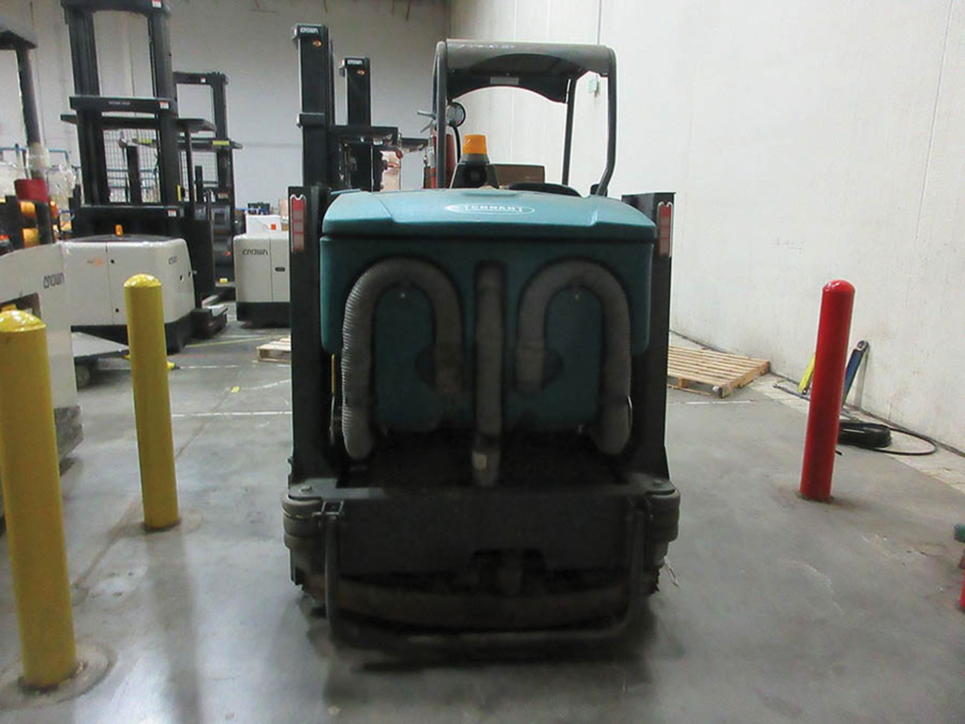 TENNANT M20 FLOOR SCRUBBER, LPG, GVW 3,795 LBS., S/N M20-3458, 1,499 HOURS - Image 4 of 5