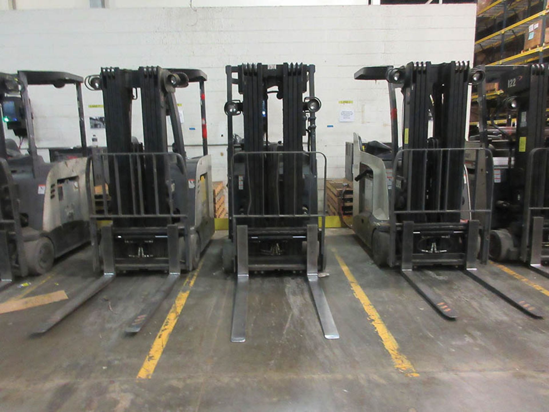 2004 CROWN STAND-UP FORKLIFT, 4,000 LB. CAP., MODEL: RC3020-40, 36V., 240'' MAX. LOAD HEIGHT, 48''
