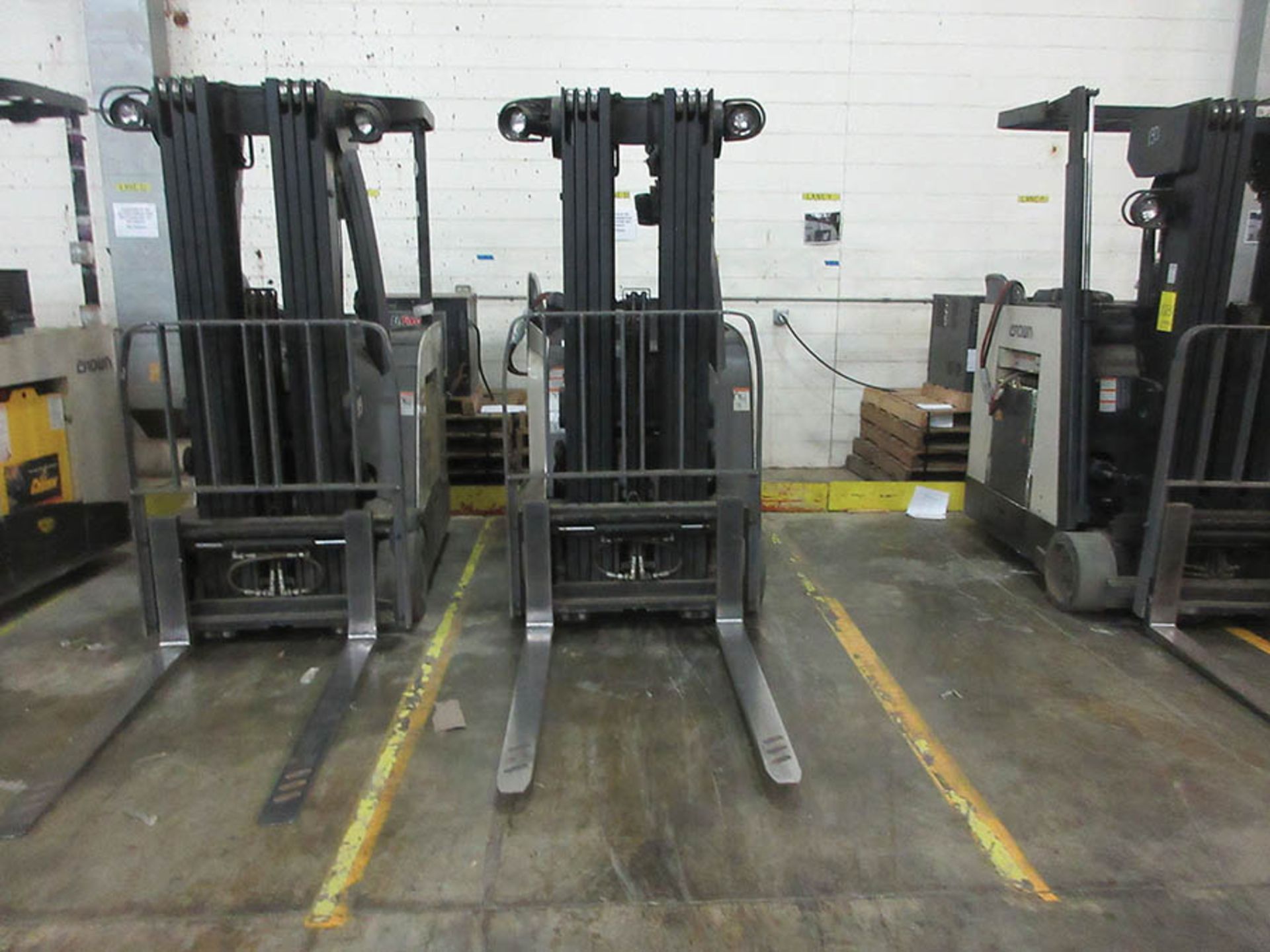 2013 CROWN STAND-UP FORKLIFT, 4,000 LB. CAP., MODEL: RC5540-40, 36V., 270'' MAX. LOAD HEIGHT, 48''