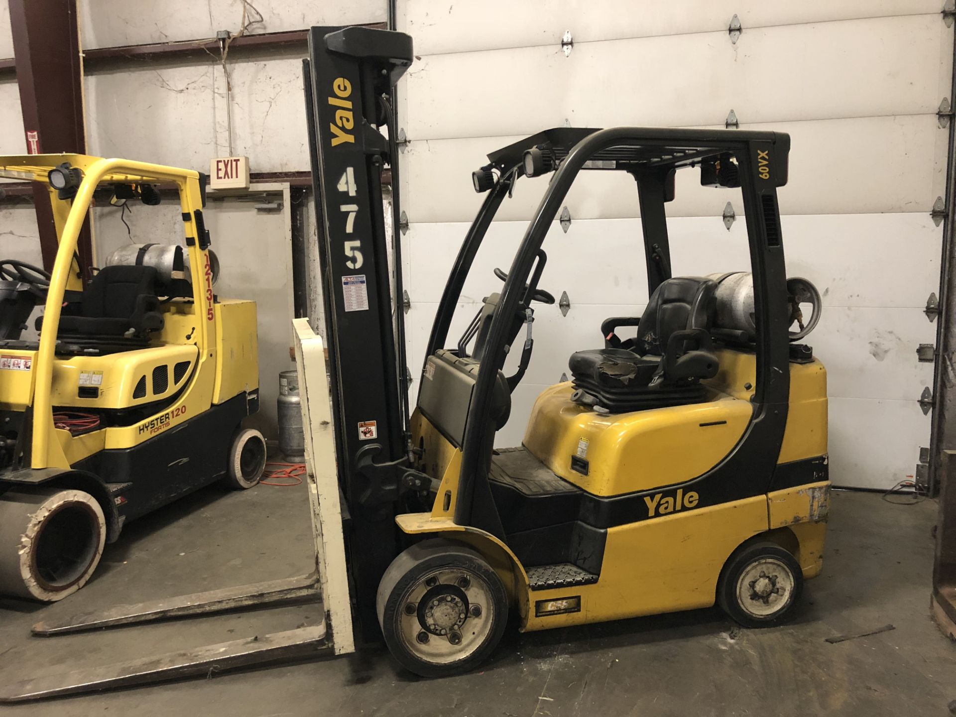 2014 YALE 5,000-LB. CAPACITY FORKLIFT, MODEL: GLC060VX, S/N: B910V02475M, LPG, SOLID TIRES, 3-