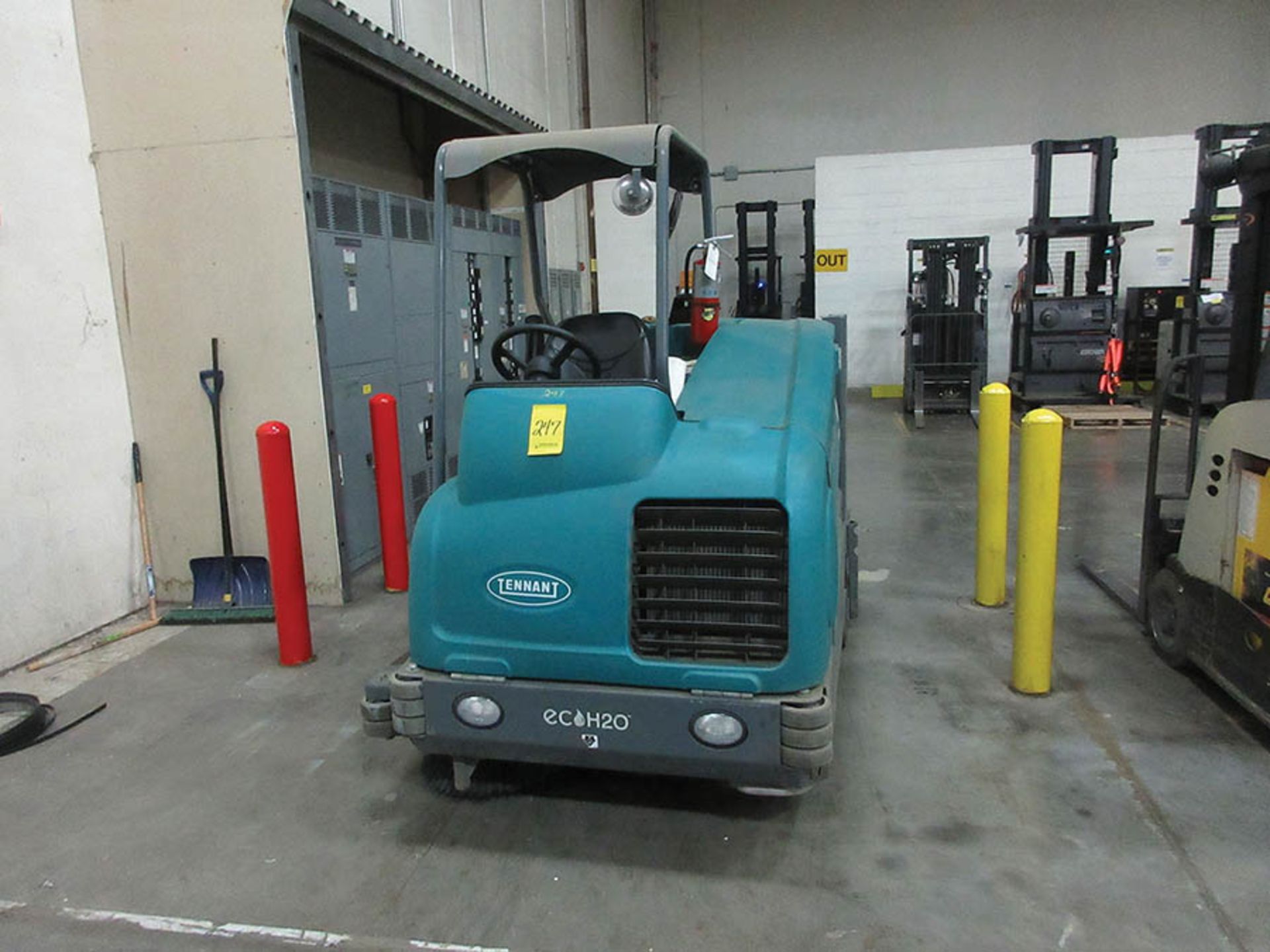 TENNANT M20 FLOOR SCRUBBER, LPG, GVW 3,795 LBS., S/N M20-3458, 1,499 HOURS - Image 3 of 5