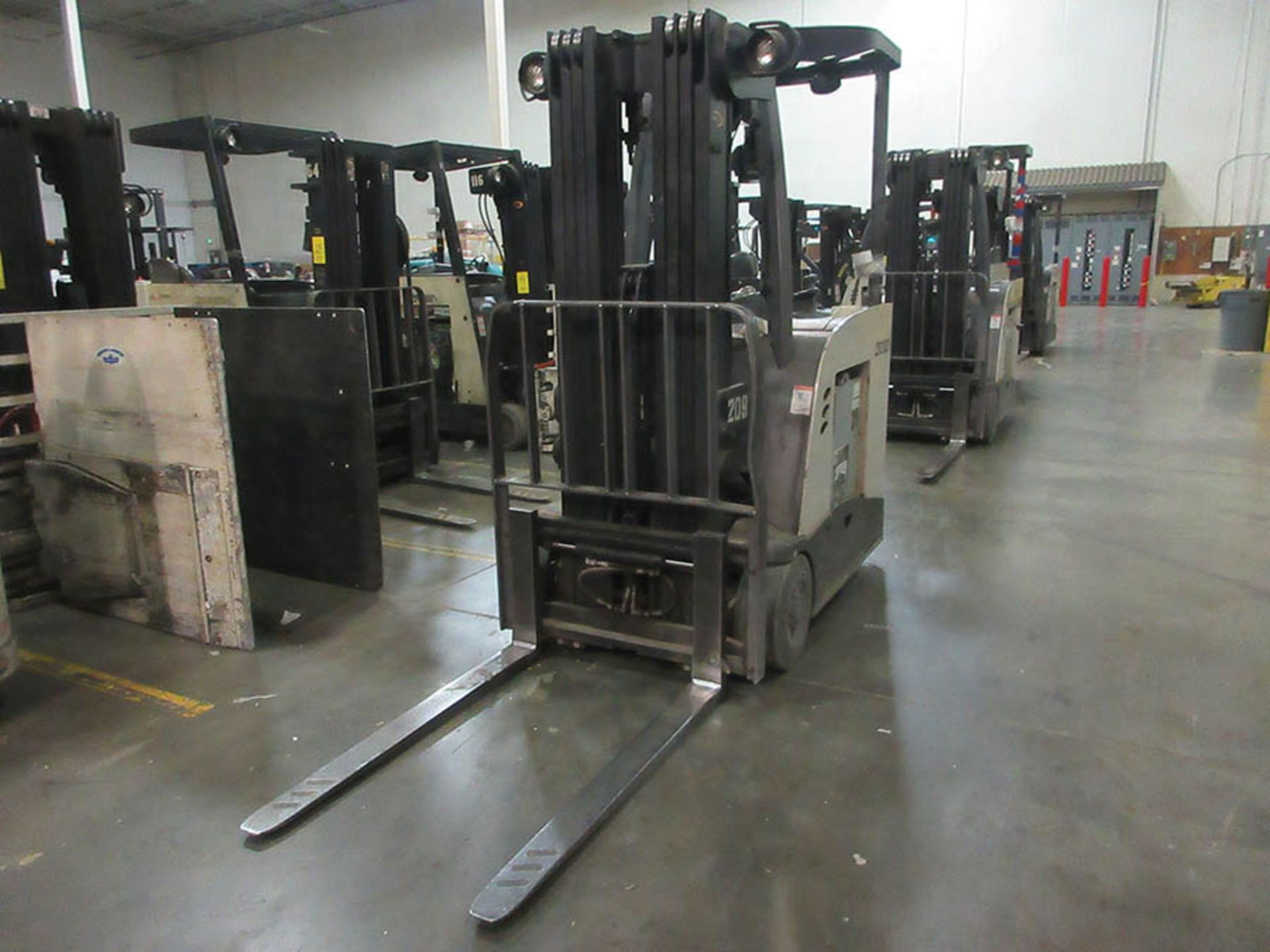 2013 CROWN STAND-UP FORKLIFT, 4,000 LB. CAP., MODEL: RC5540-40, 36V., 270'' MAX. LOAD HEIGHT, 48''