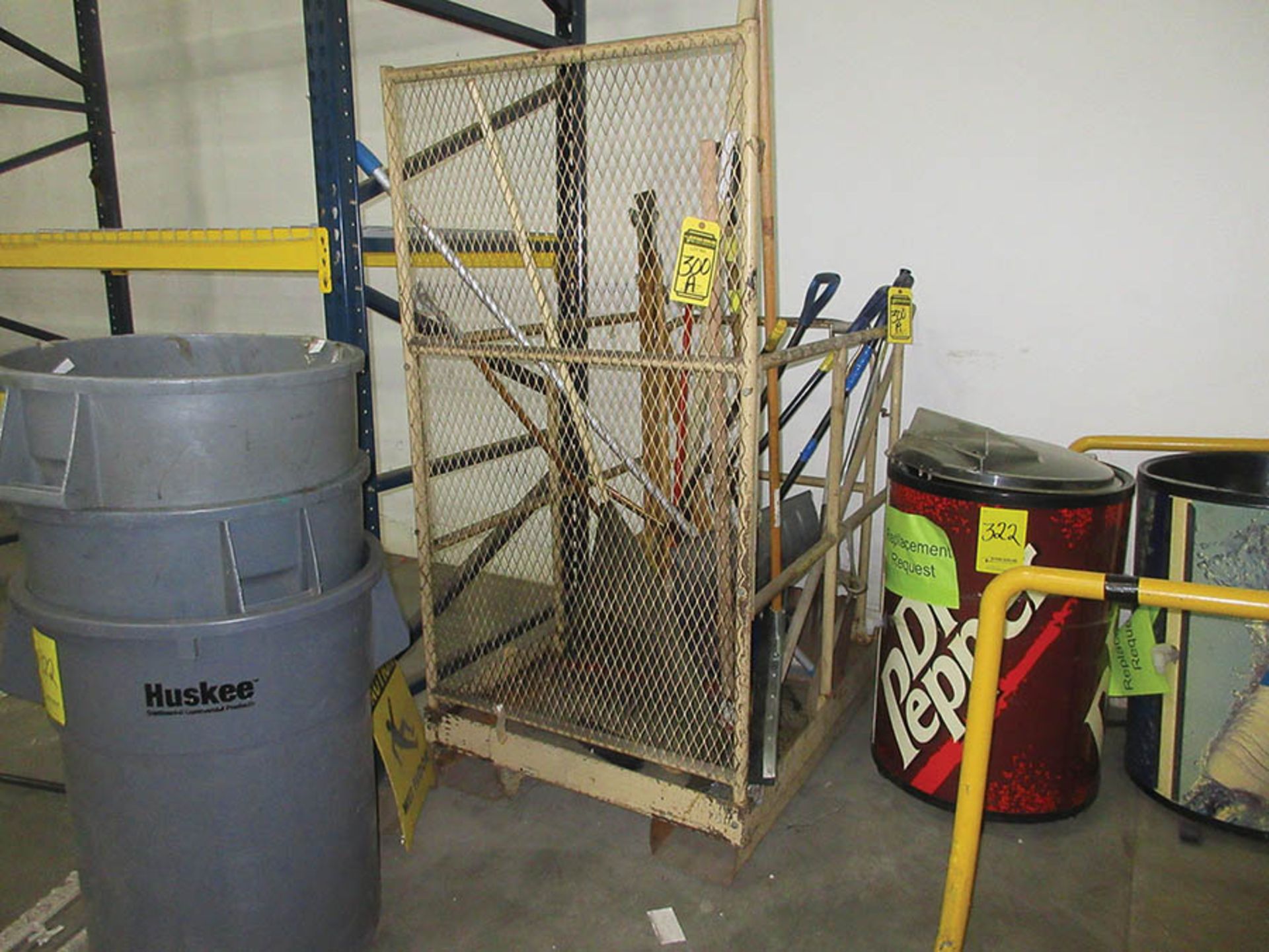 MAN CAGE FORKLIFT ATTACHMENT
