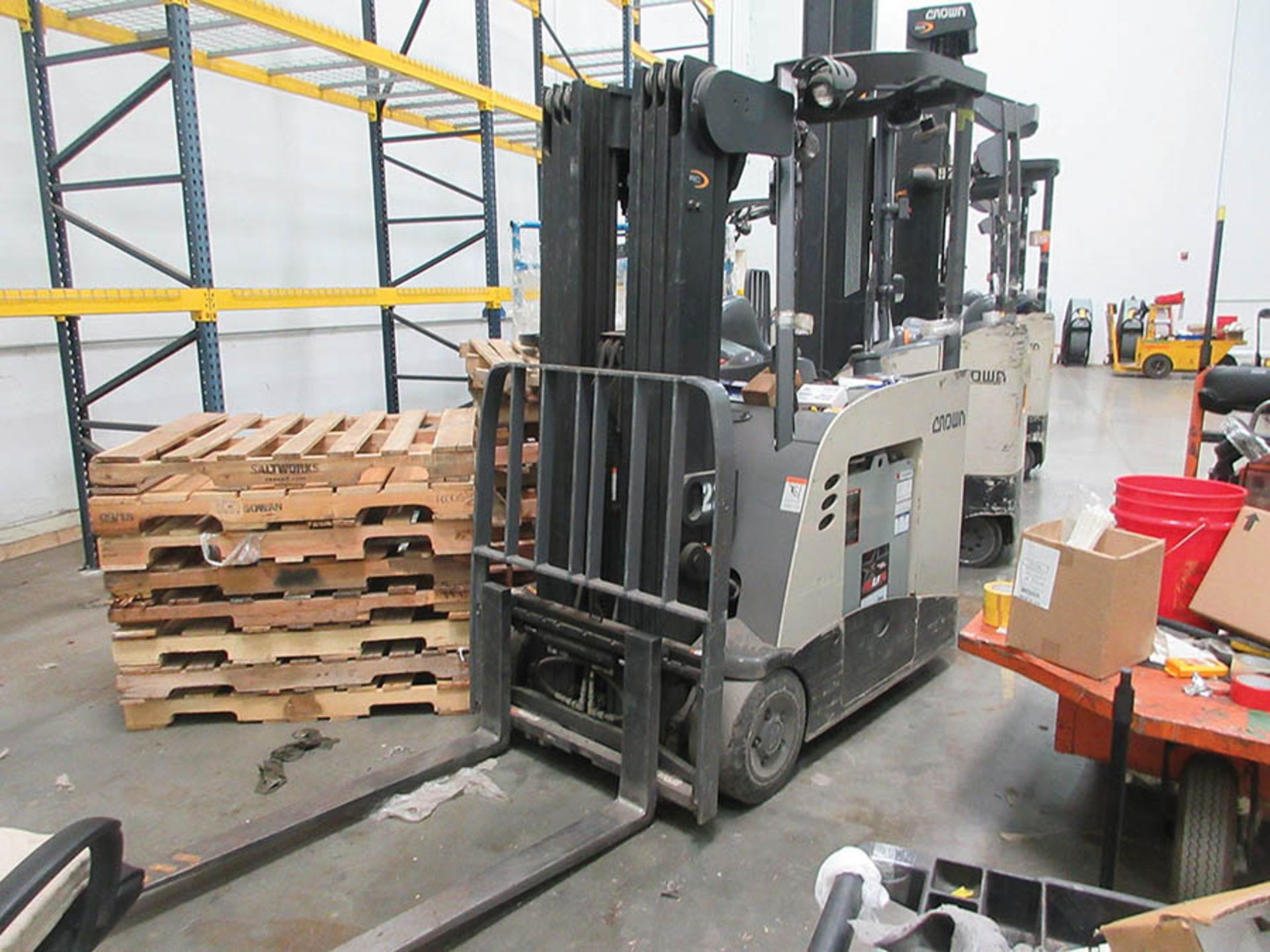 2014 CROWN STAND-UP FORKLIFT, 4,000 LB. CAP., MODEL: RC5540-40, 36V., 270'' MAX. LOAD HEIGHT, 48''