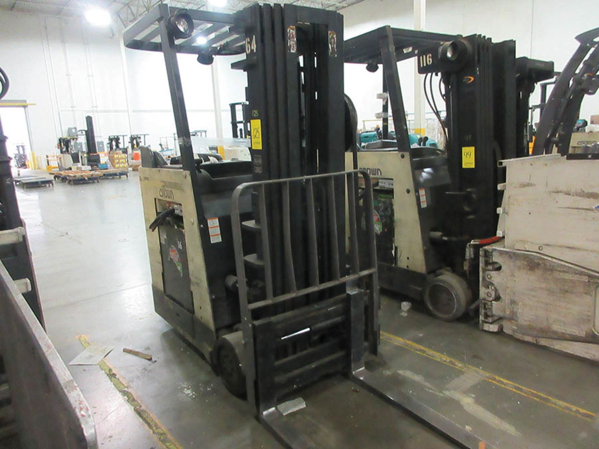 1997 CROWN STAND-UP FORKLIFT, 4,000 LB. CAP., MODEL: RC3020-40, 36V., 48'' FORKS, S/N 1A186186, #64 - Image 2 of 6