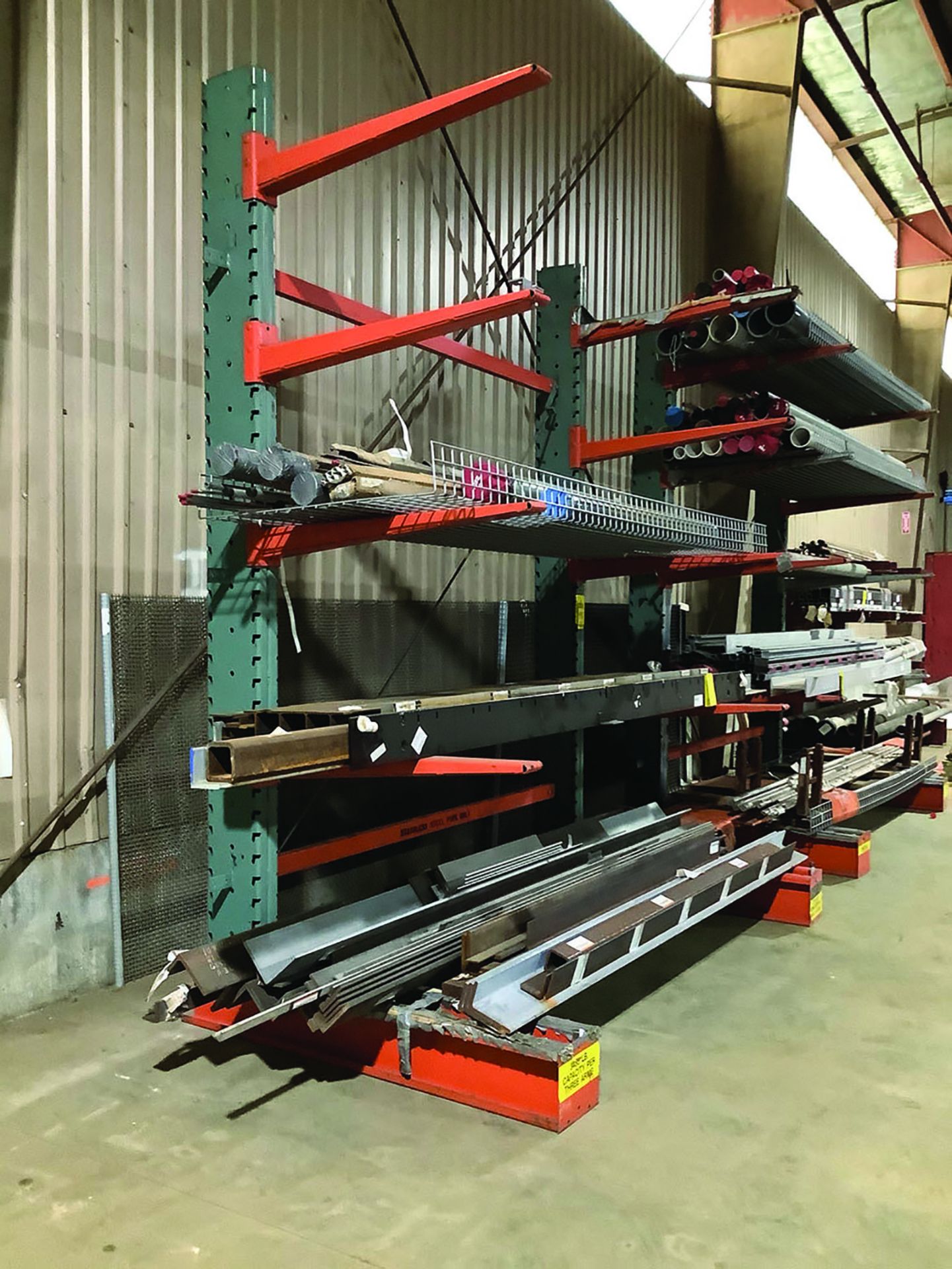 (1) SECTION 11 FT CANTILEVER RACK, (2) UPRIGHTS, (6) ARMS, (2) BRACES - Image 3 of 3