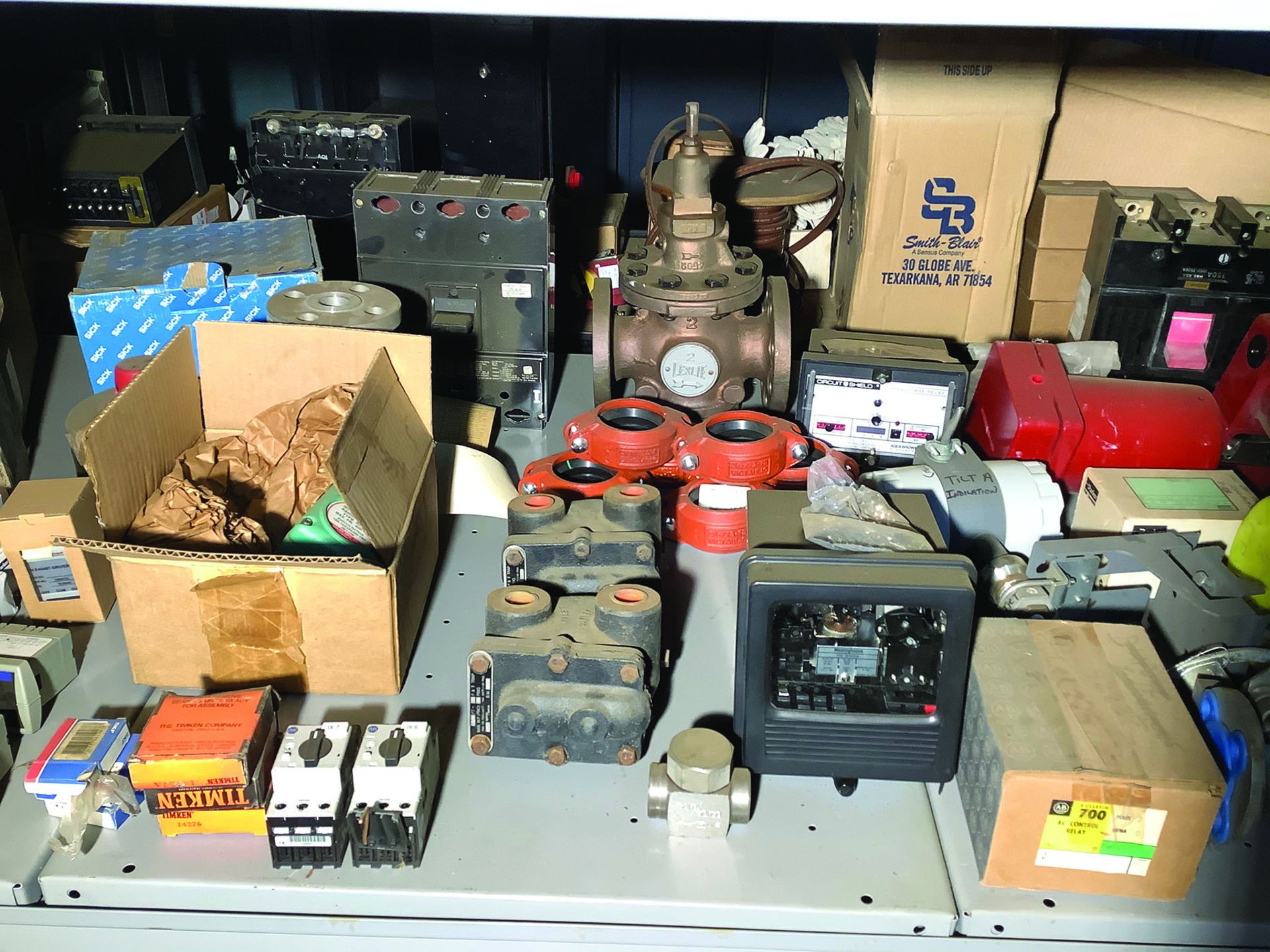 SHELVES OF MISCELLANEOUS MRO, VALVES, ELECTRICAL, ETC. - Image 3 of 4