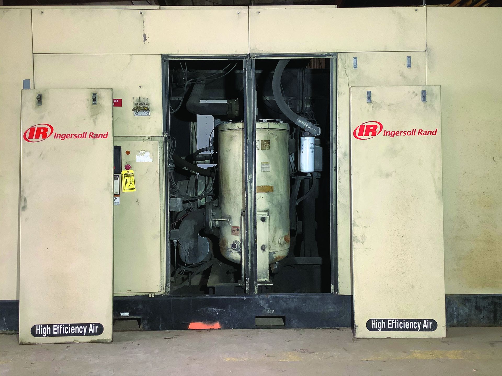 INGERSOLL RAND SCREW FED HIGH EFFICIENCY AIR COMPRESSOR MODEL EPE350-2S 350 HP 460V - Image 4 of 5