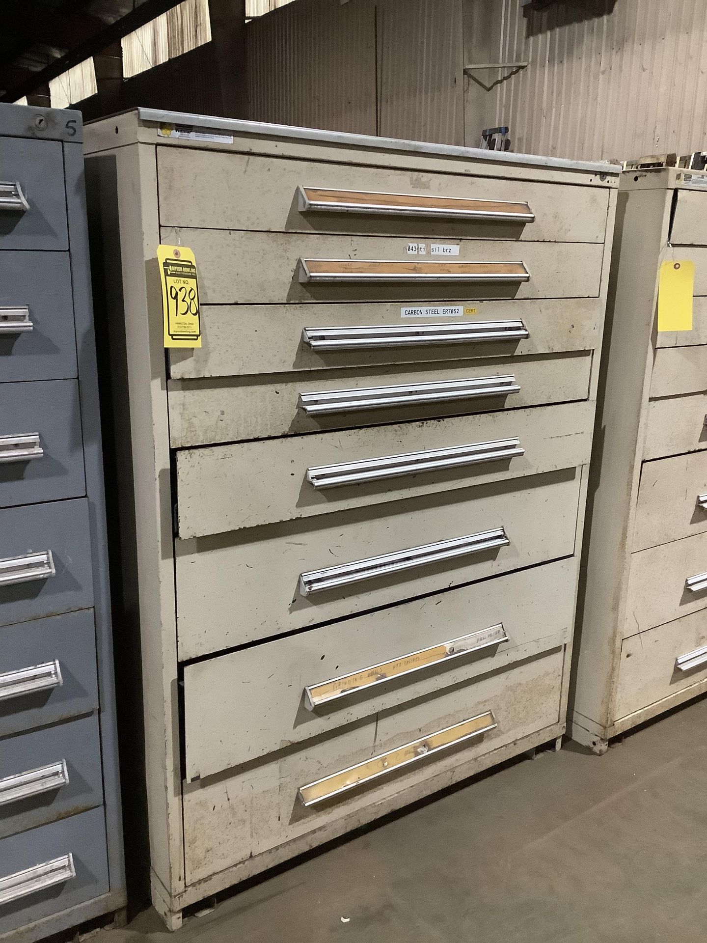 45” WIDE STANLEY VIDMAR 8 DRAWER INDUSTRIAL STORAGE CABINET WITH CONTENTS - Image 2 of 5