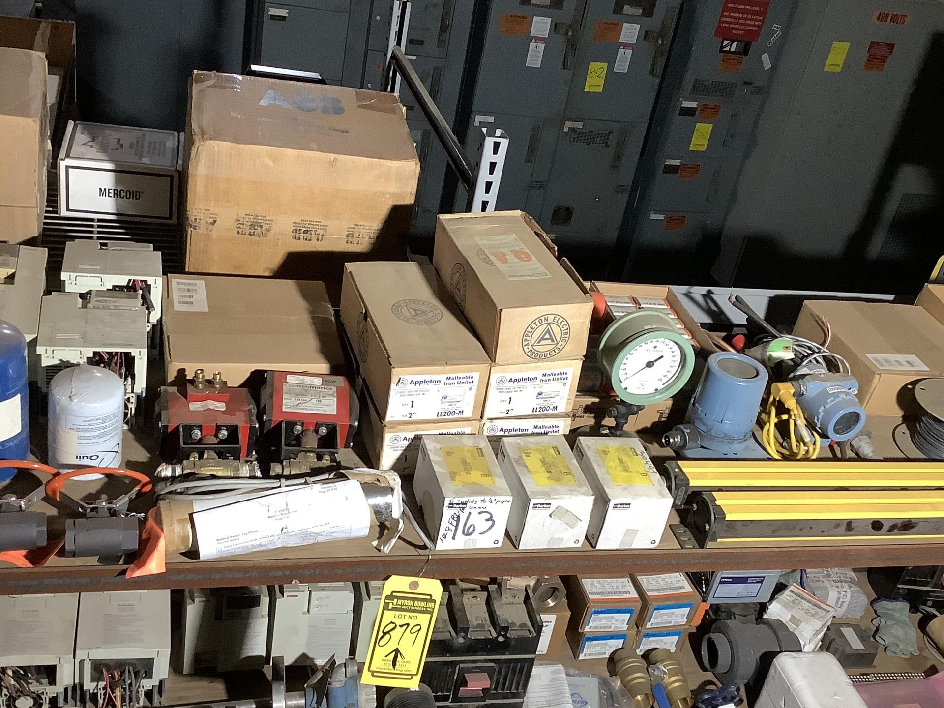 SHELVES OF MISCELLANEOUS MRO, VALVES, ELECTRICAL, ETC. - Image 3 of 4