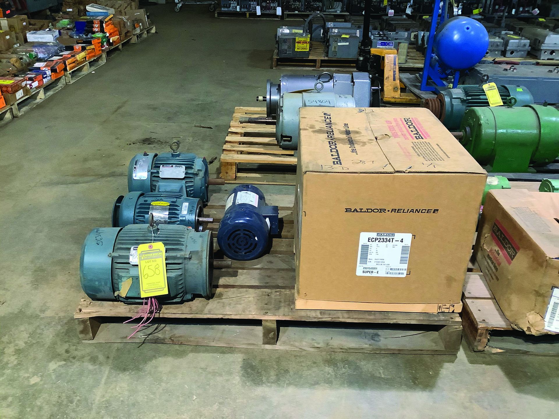 PALLET OF MISC MOTORS