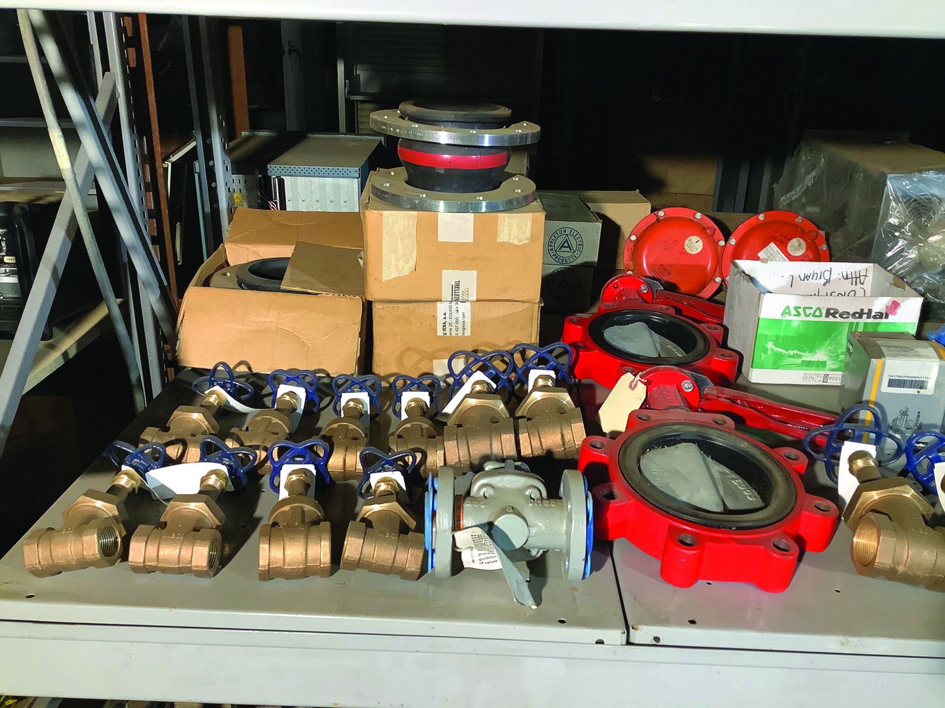 SHELVES OF MISCELLANEOUS MRO, VALVES, ELECTRICAL, ETC. - Image 2 of 4