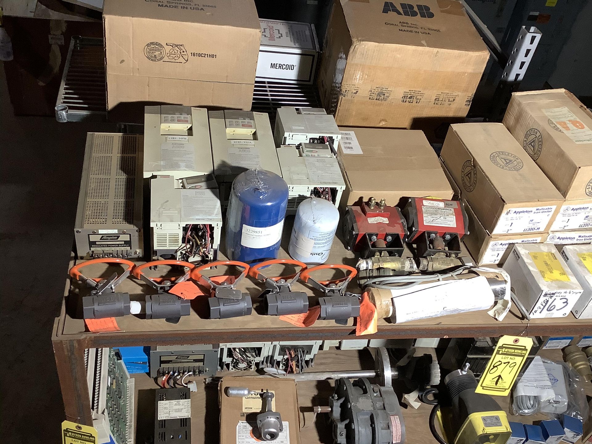 SHELVES OF MISCELLANEOUS MRO, VALVES, ELECTRICAL, ETC. - Image 2 of 4