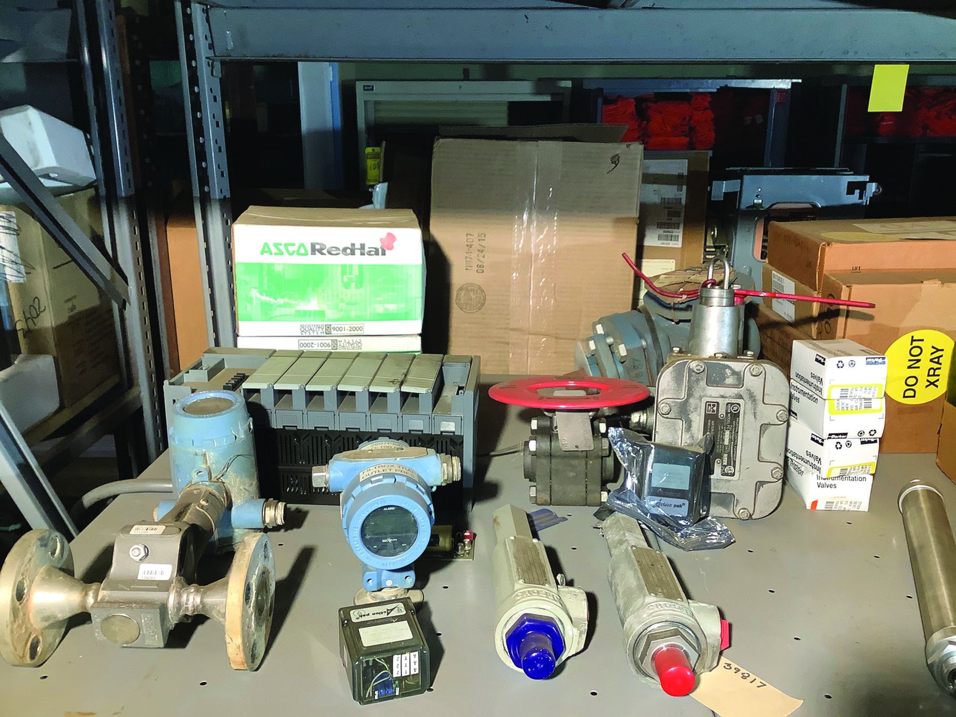 SHELVES OF MISCELLANEOUS MRO, VALVES, ELECTRICAL, ETC. - Image 2 of 4