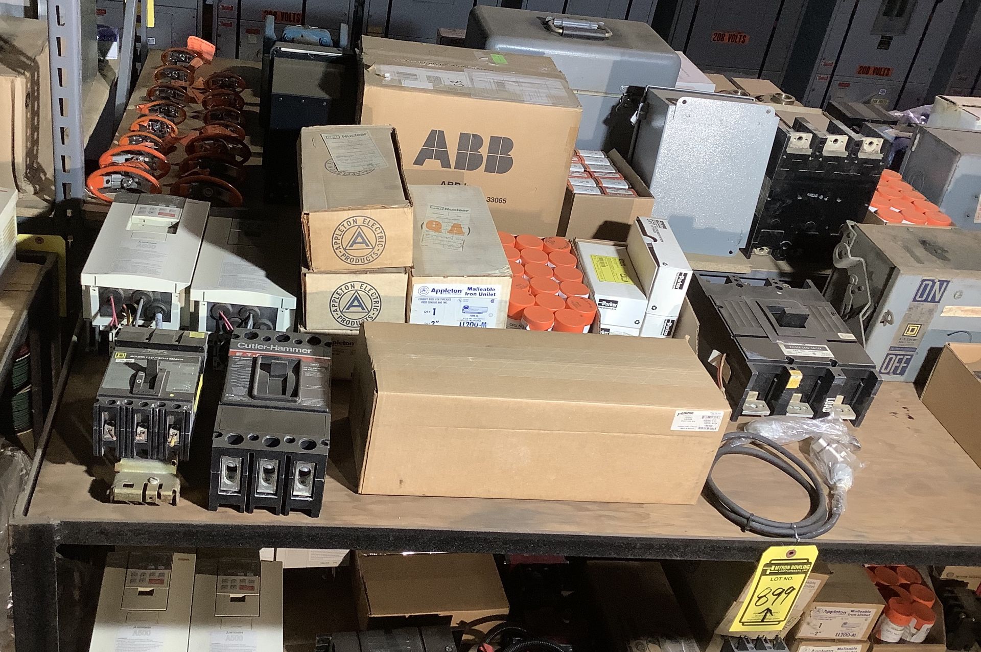 SHELVES OF MISCELLANEOUS MRO, VALVES, ELECTRICAL, ETC. - Image 2 of 4