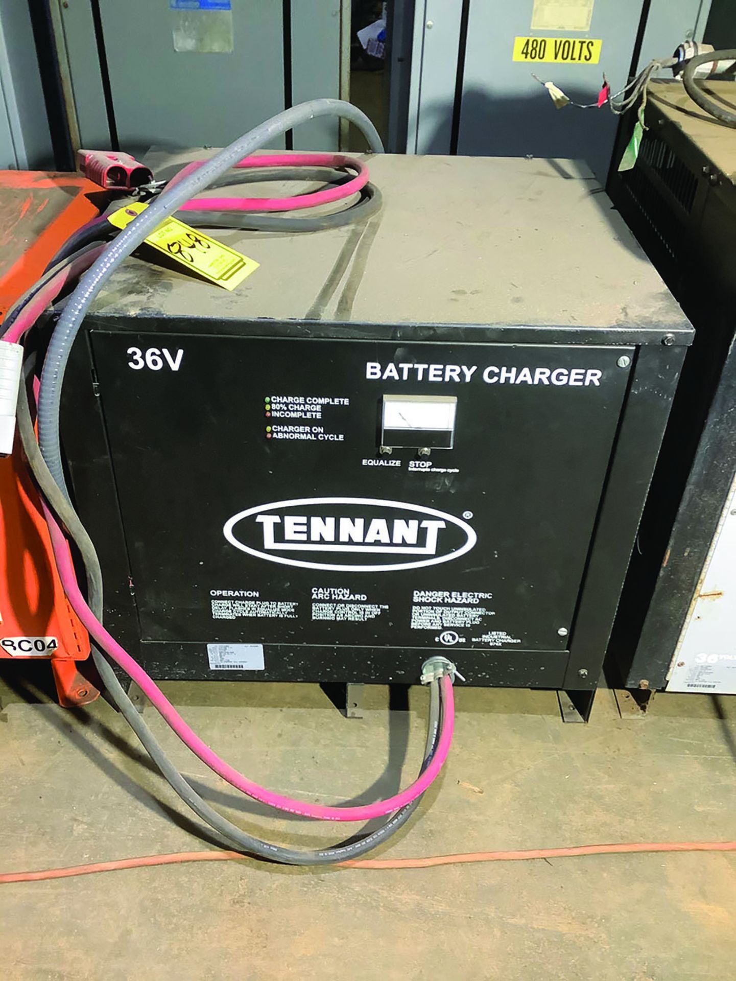 TENNANT MODEL J18 150-T-M 36 VOLT BATTERY CHARGER - Image 2 of 3