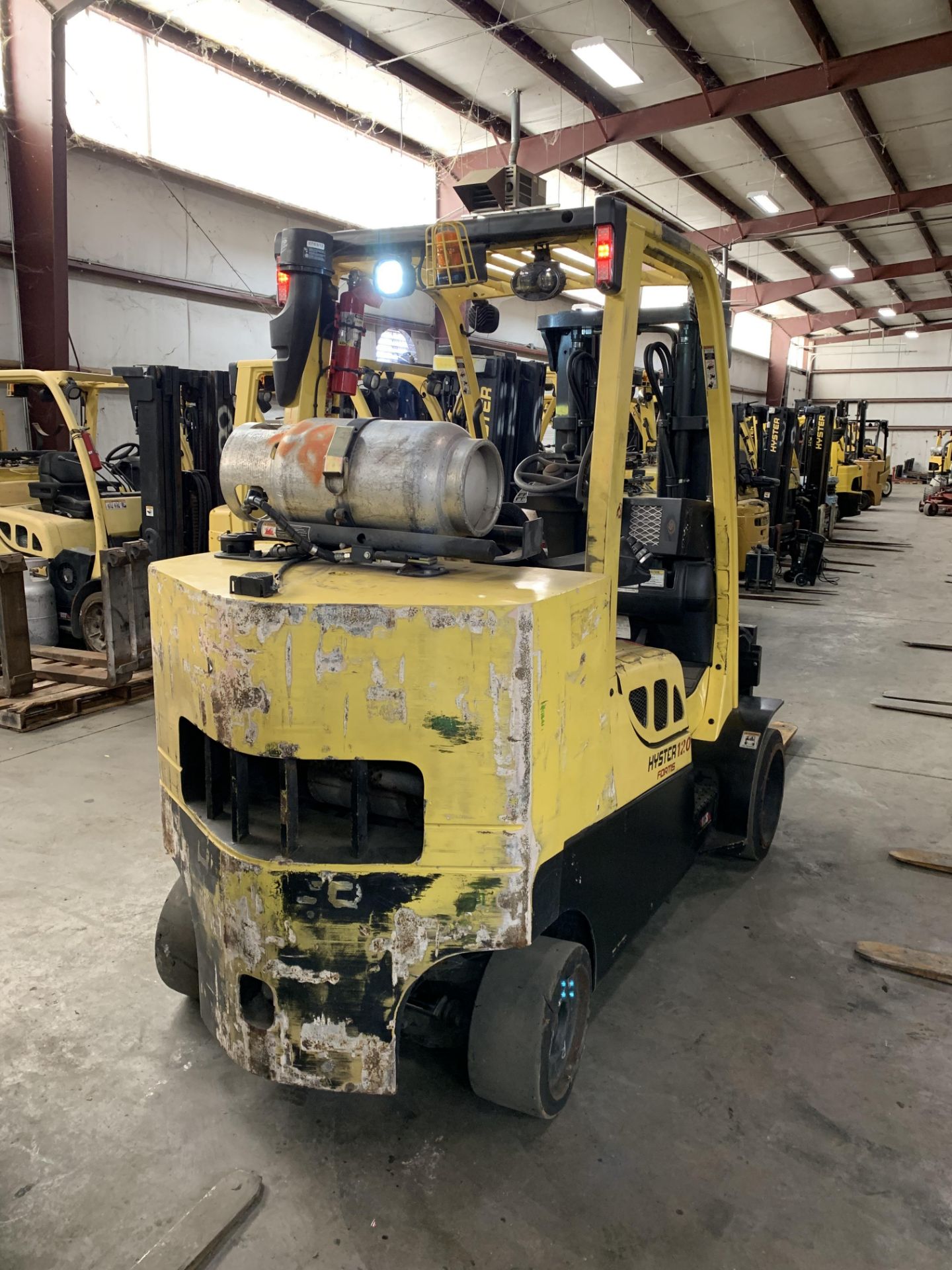 *LOCATED HAMILTON, OH* 2012 HYSTER 12,000-LB CAP FORKLIFT, MOD: S120FT, LPG, 2-STAGE, 8,840 HRS. - Image 4 of 7