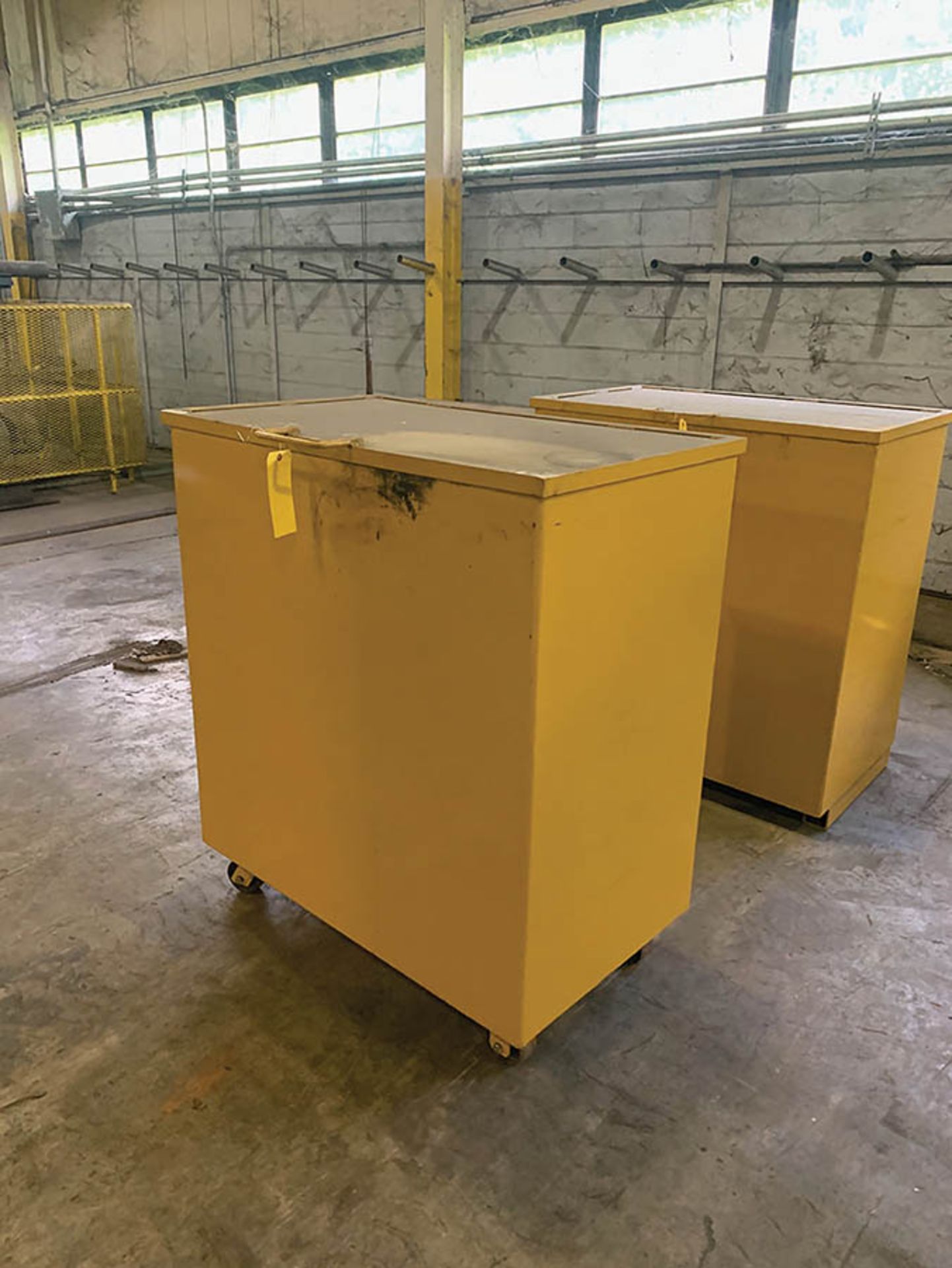 STEEL BOX ON CASTERS