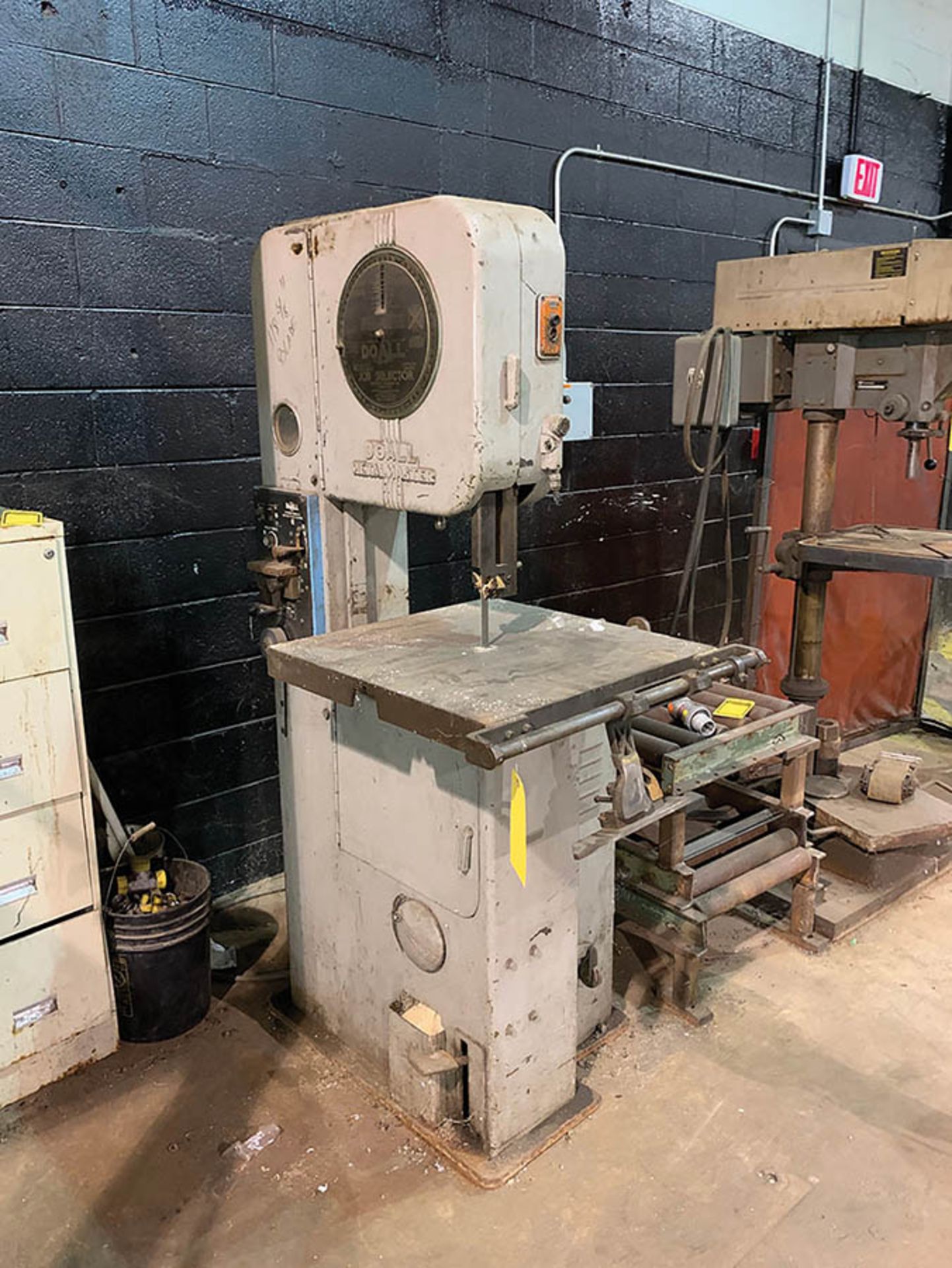 DOALL JOB SELECTOR, METAL MASTER, VERTICAL BANDSAW, VARIABLE SPEED, MODEL: DBW-15, S/N 471-943128,