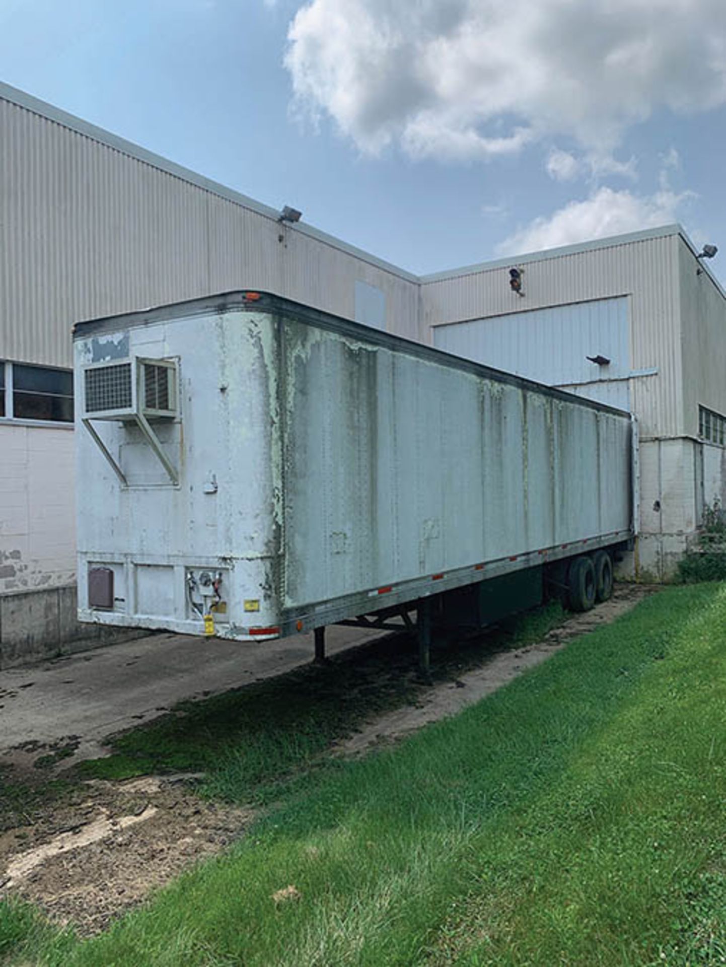 FRUEHAUF 48' JOB TRAILER, W/ CONTENTS OF BUILT IN SHELVING, 80 GAL. VERTICAL AIR COMPRESSOR, BUILT