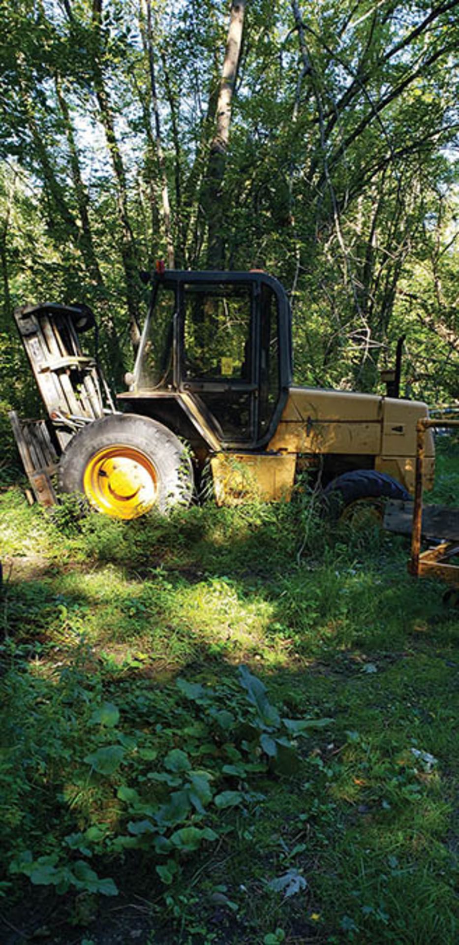 1992 JCB 8,000 LB. CAP. ALL-TERRAIN FORKLIFT, DIESEL, 4-WD. 3-STAGE MAST, CASCADE ROTARY ATTACHMENT,