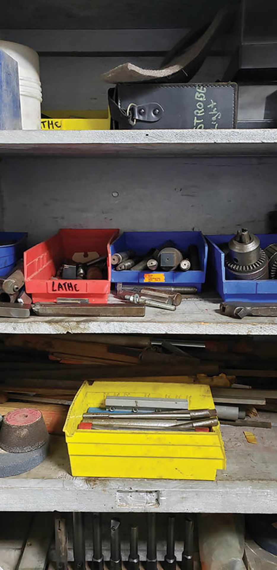 CABINETS W/ CONTENT: CHUCK JAWS, HORIZONTAL MILL CUTTERS, BORING BARS, MACHINE STEEL, CHUCKS, - Image 5 of 12