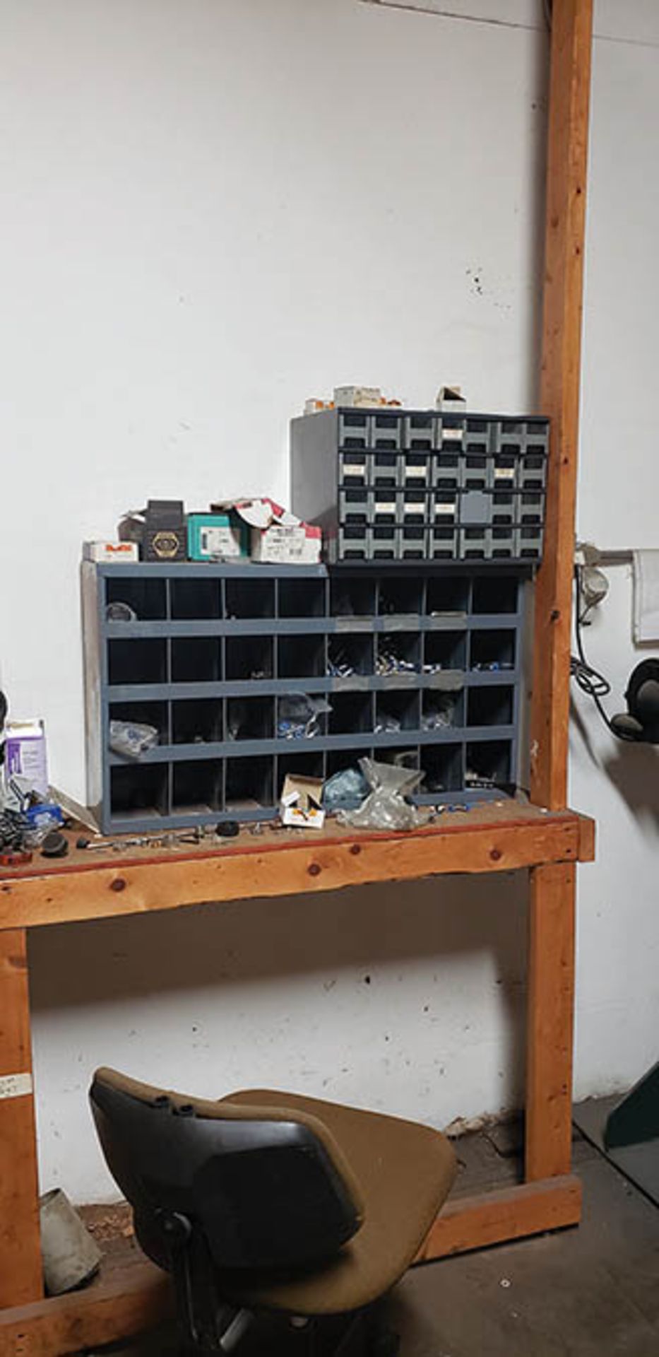 REMAINING CONTENTS OF ROOM: BOLT BINS, CART, PARTS - Image 5 of 5