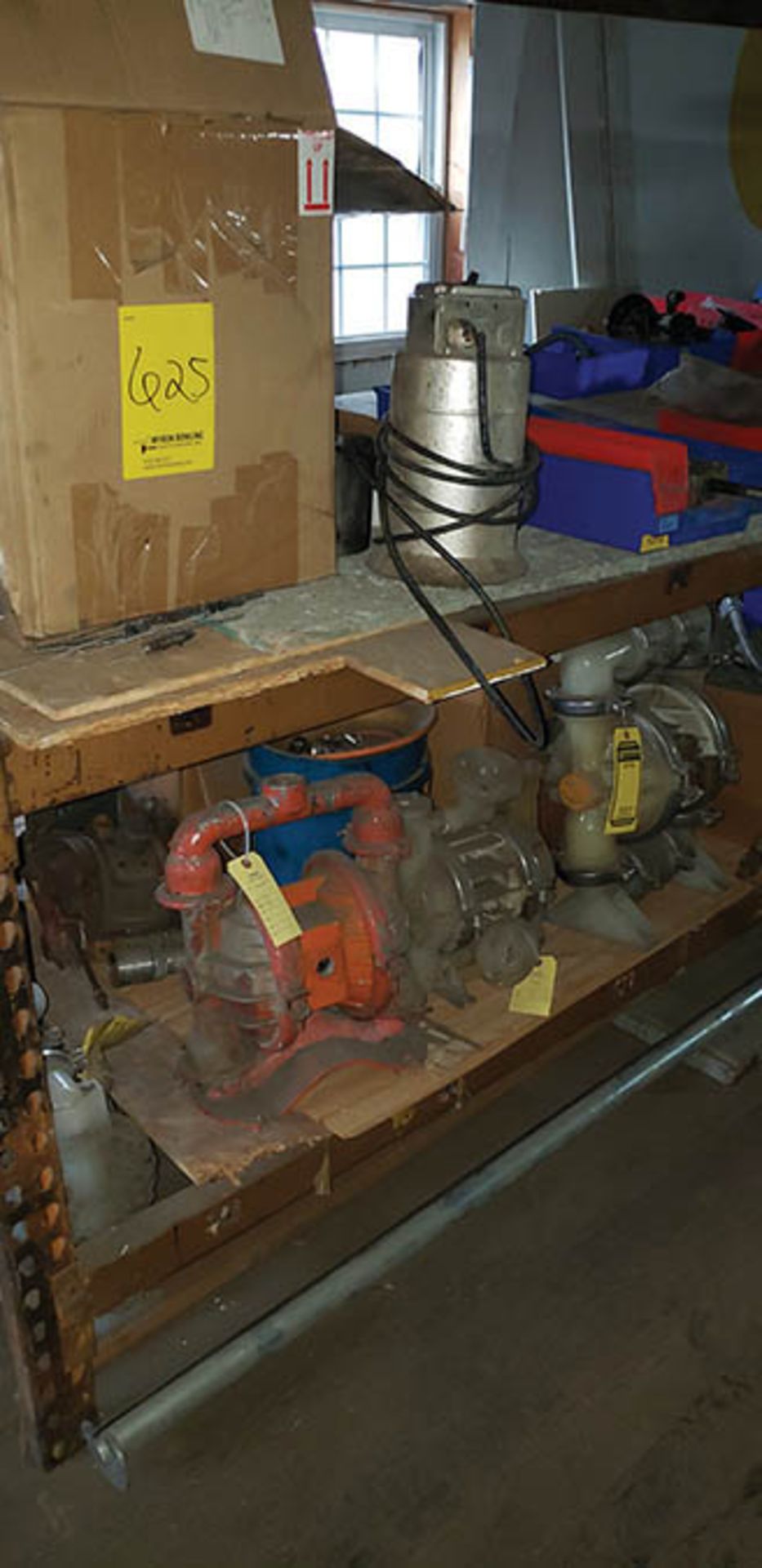 SHELF UNITS W/ CONTENTS: ROLLER CHAIN, SPROCKETS, PUMP UNITS, HOSE, PVC FITTINGS, AND MUCH MORE - Image 16 of 23