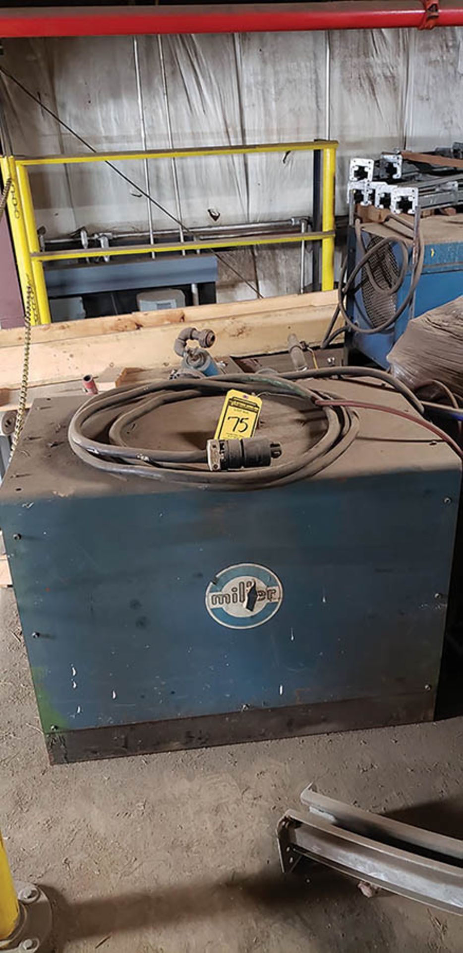 MILLER SRH303 DC ARC WELDER - Image 2 of 2