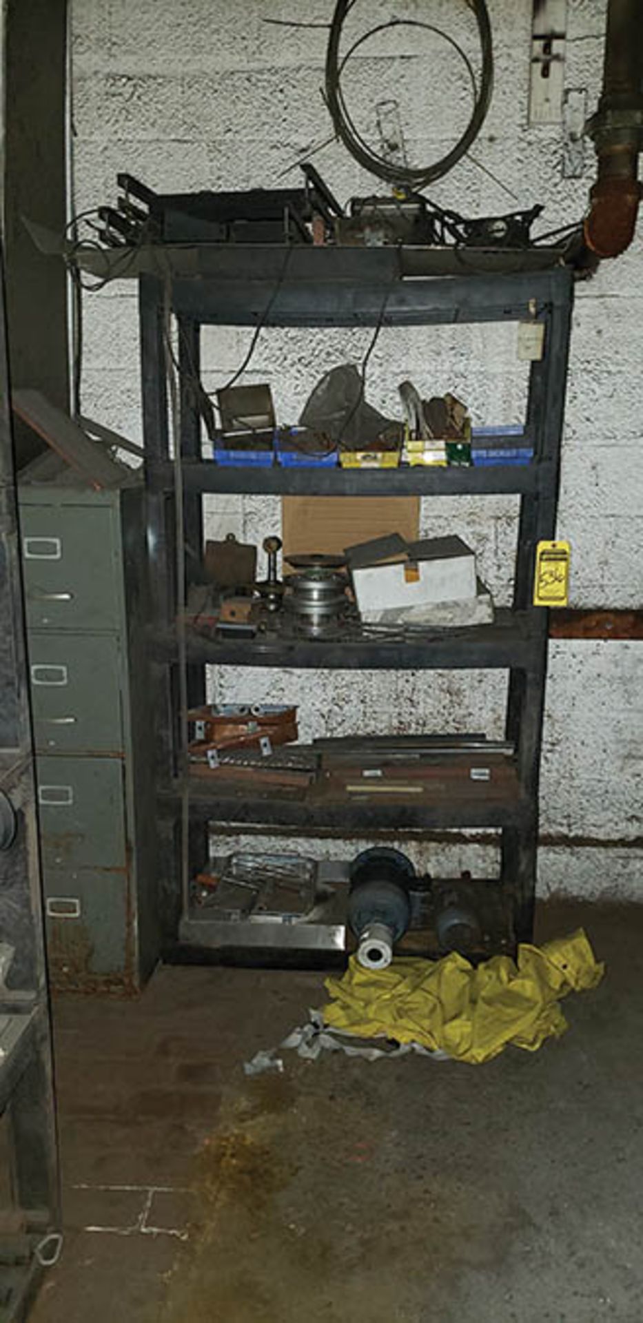 WORKBENCH W/ COLUMBIAN 5 1/2'' BENCH VISE, SPINDLES ON WALL, MOTORS, ASSORTED PARTS - Image 5 of 6