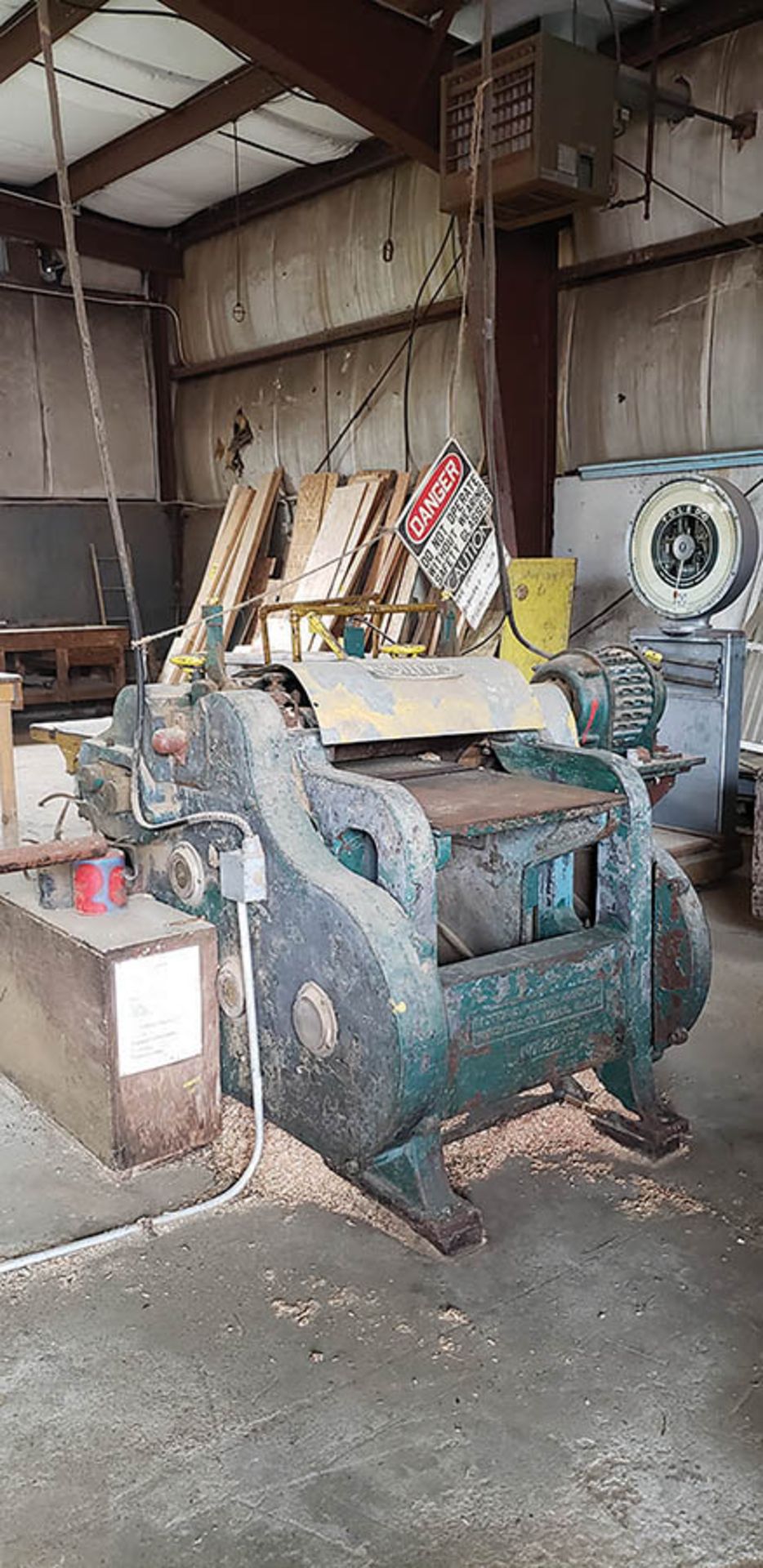 BAXTER WHITNEY NO. 32 PLANER 2' W. OPENING (LOCATION: BEGIN CARPENTER SHOP) - Image 2 of 3