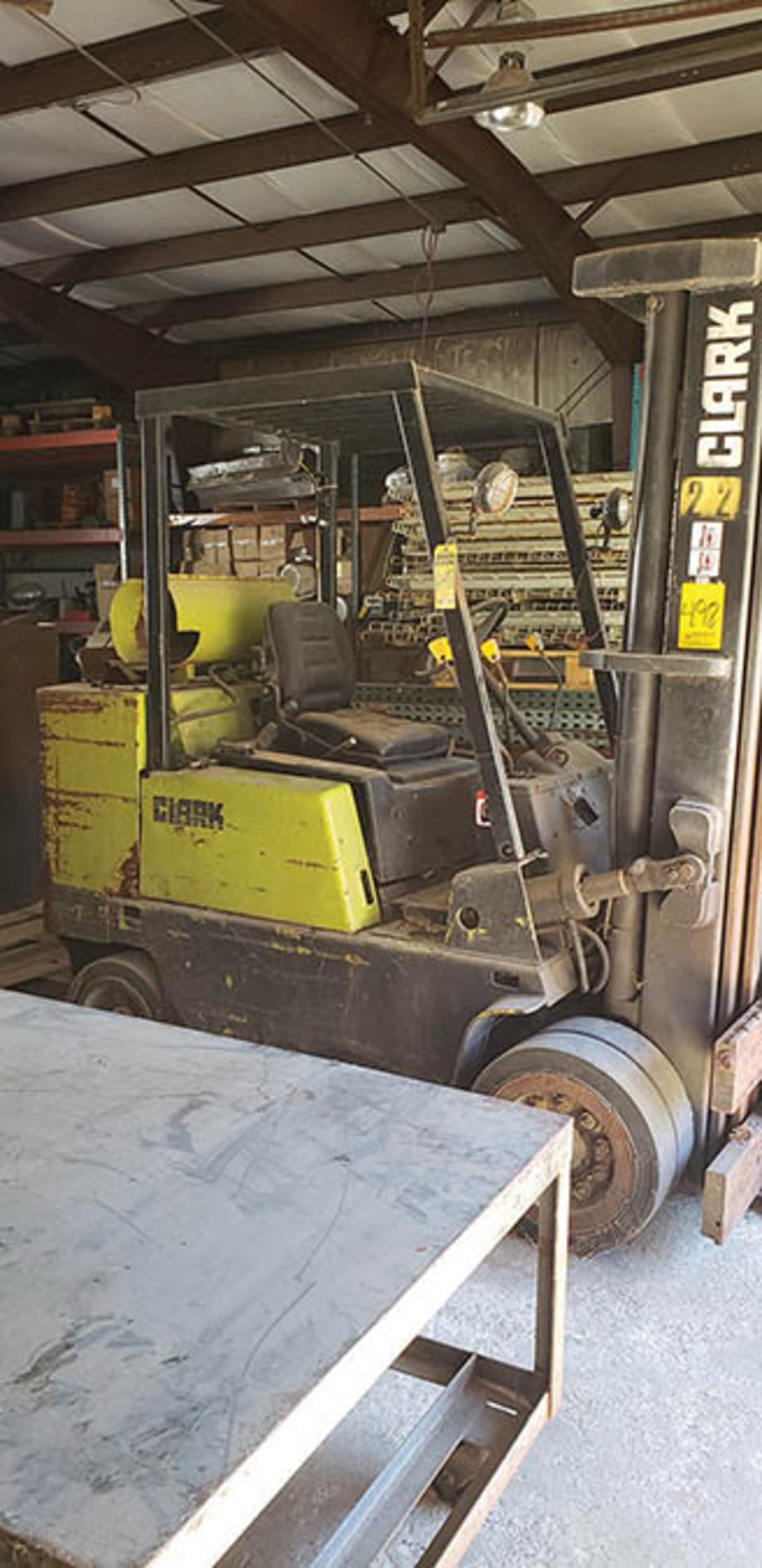 CLARK 10,000 LB. LPG FORKLIFT, MODEL C500-5100, 3-STAGE MAST, 189'' MAX. LOAD HEIGHT, DUAL FRONT