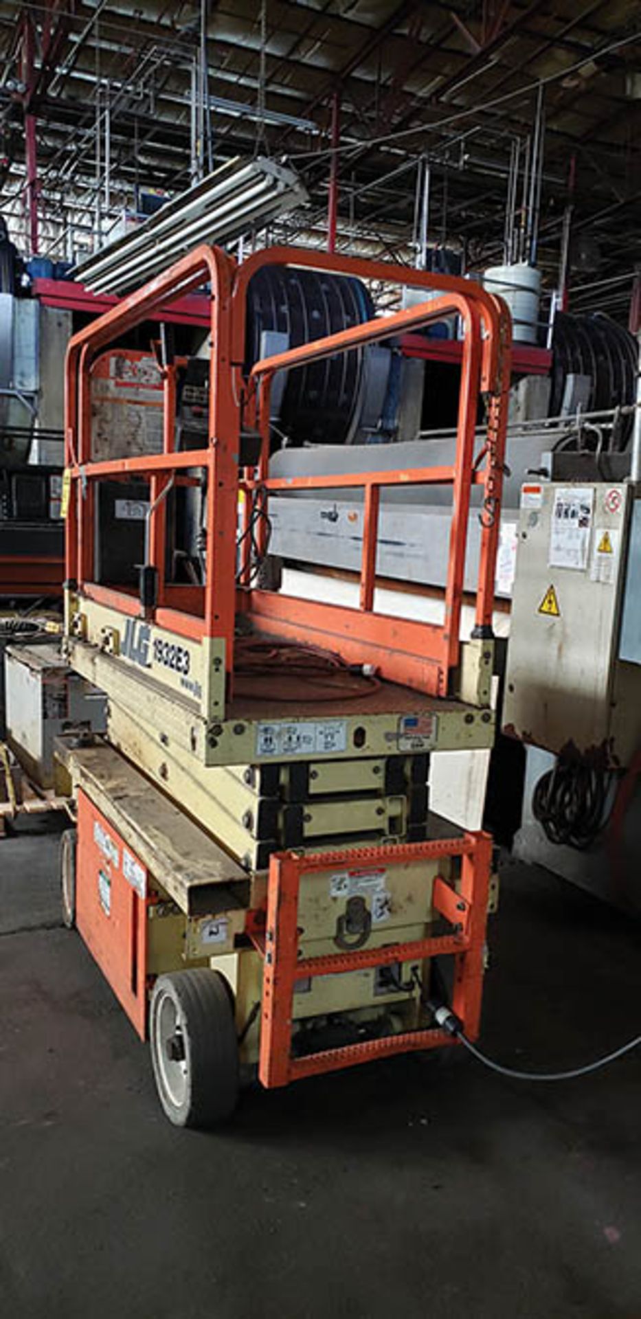 JLG 1932E3 ELECTRIC SCISSOR LIFT, 500 LB. CAP., 19' LIFT HEIGHT, EXPANDABLE DECK, S/N 0200059600 - Image 4 of 4