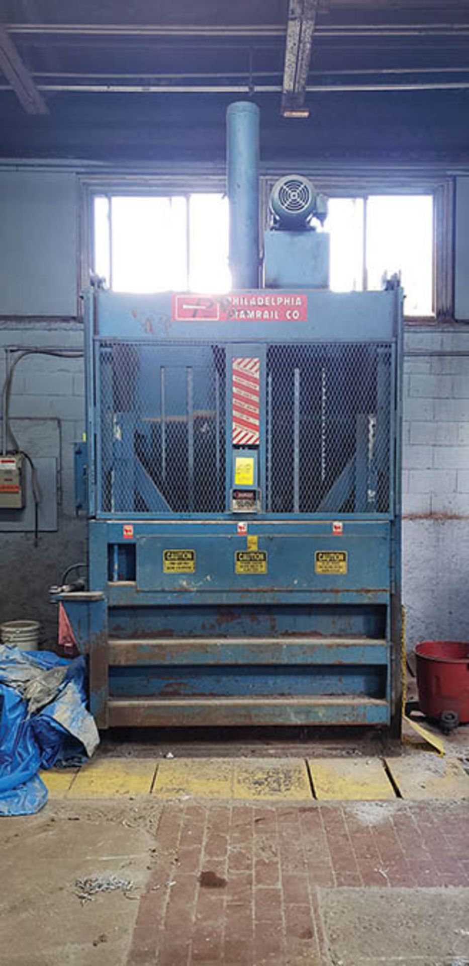 PHILADELPHIA TRAMRAIL CARDBOARD BALER, S/N 89B-65681, 5,000 HD RIGHT HAND