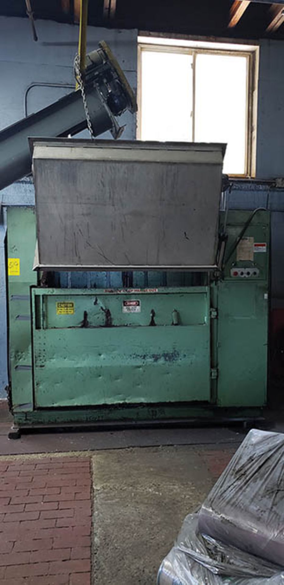 ECONOMY CARDBOARD BALER, W/ AUGER CONVEYOR