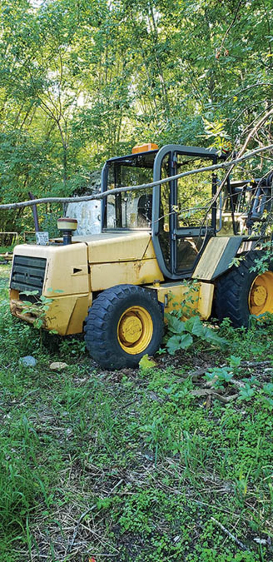 1992 JCB 8,000 LB. CAP. ALL-TERRAIN FORKLIFT, DIESEL, 4-WD. 3-STAGE MAST, CASCADE ROTARY ATTACHMENT, - Image 2 of 9