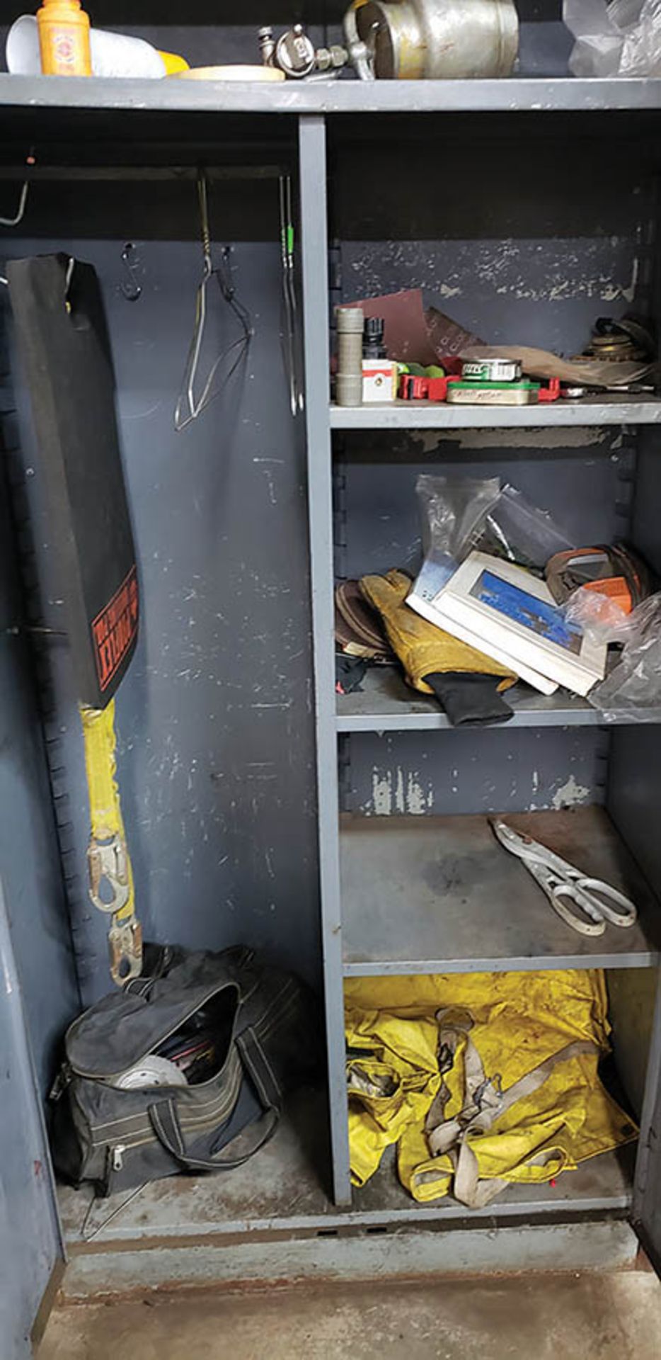 (2) 3-LOCKER UNITS, METAL CABINET W/ CONTENTS - Image 3 of 4