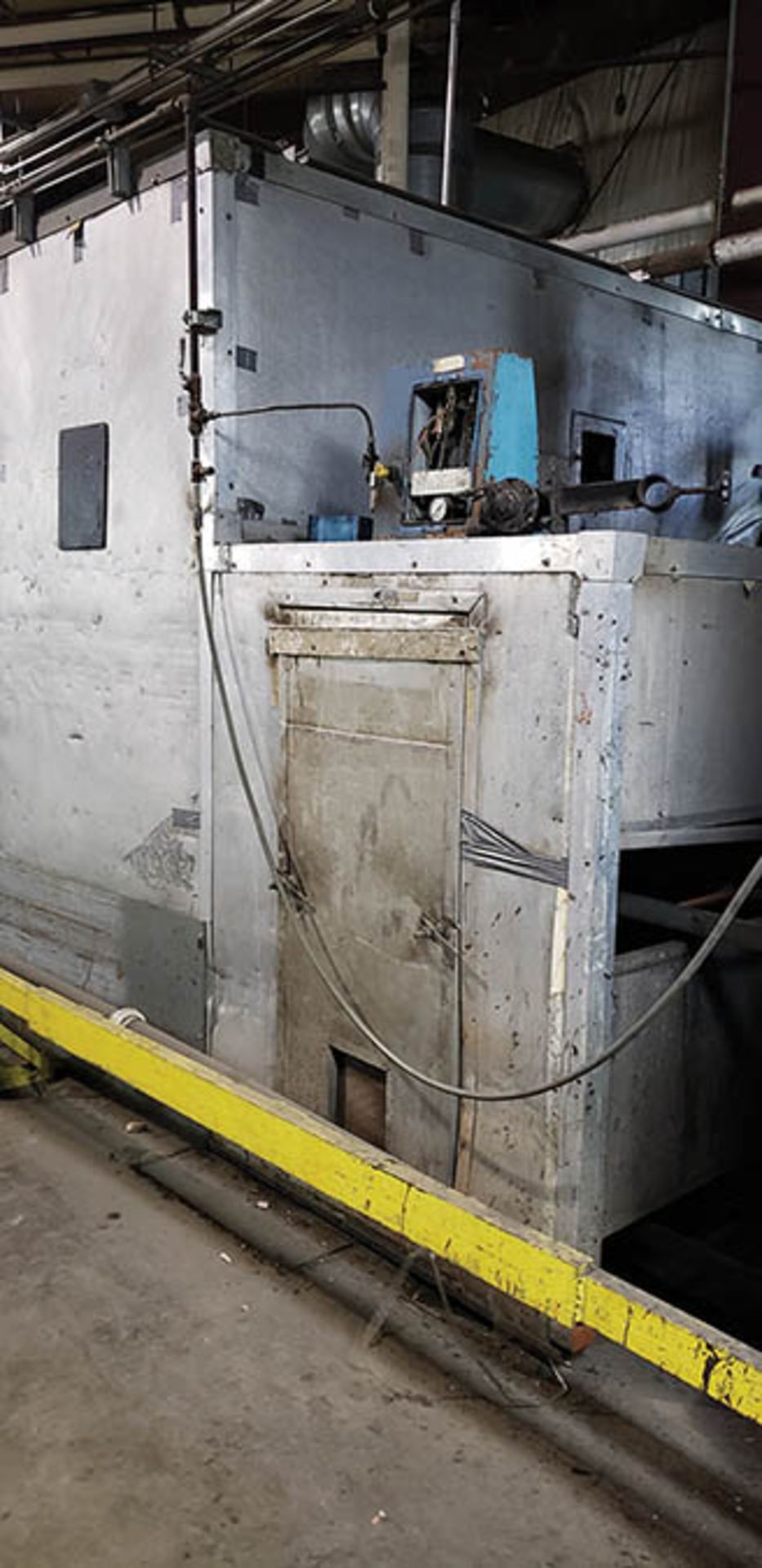 HAMPTON 2-TUNNEL SPRAY BOOTH LINE, (2) 8-HEAD SPRAY STATIONS, STEAM POWERED - Image 6 of 11