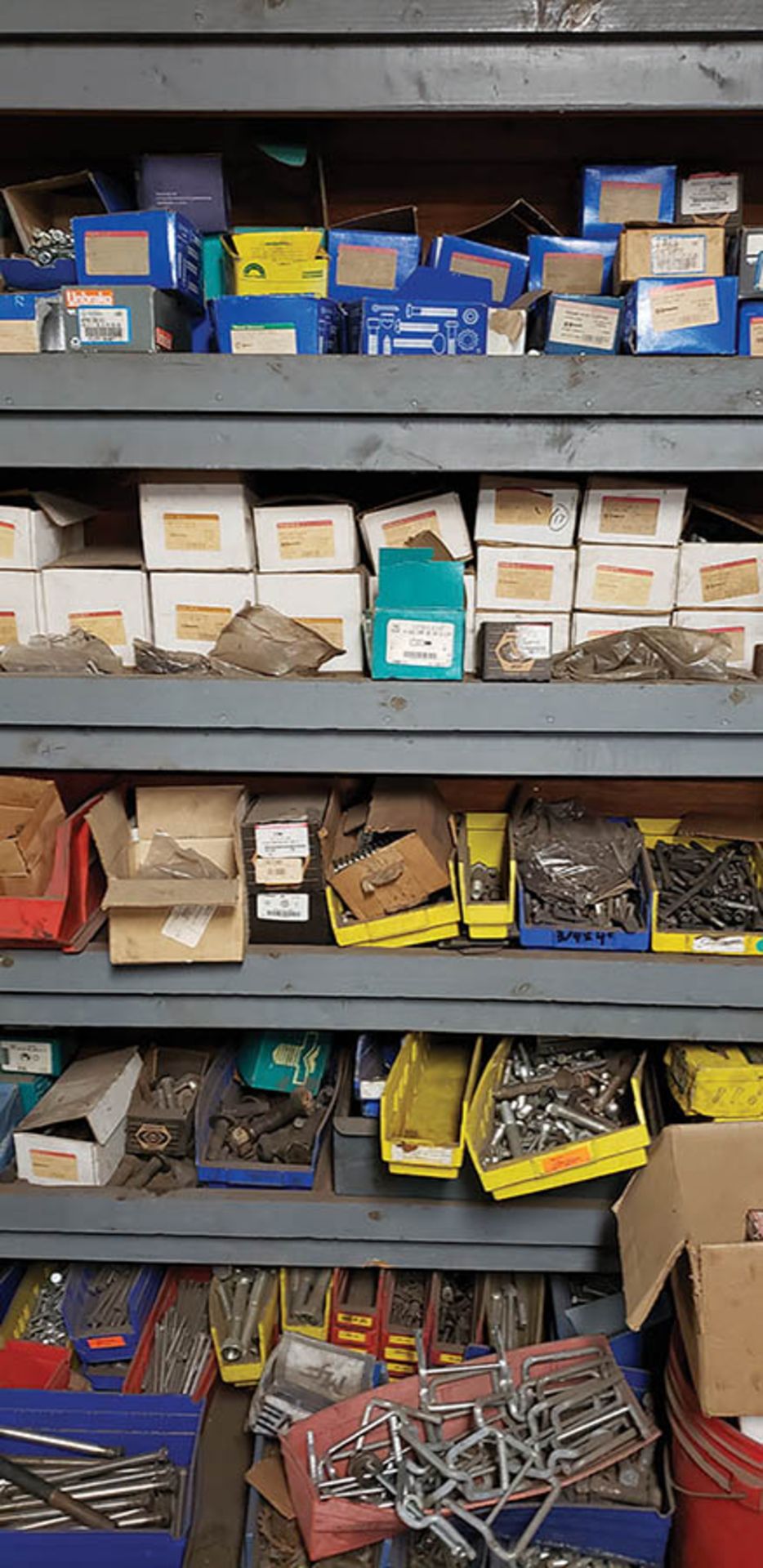 CONTENTS OF ROOM: BOLT BINS, PARTS BINS, SHELVING FULL OF HARDWARE, BOLTS, NUTS, SCREWS, WASHERS, - Image 5 of 13