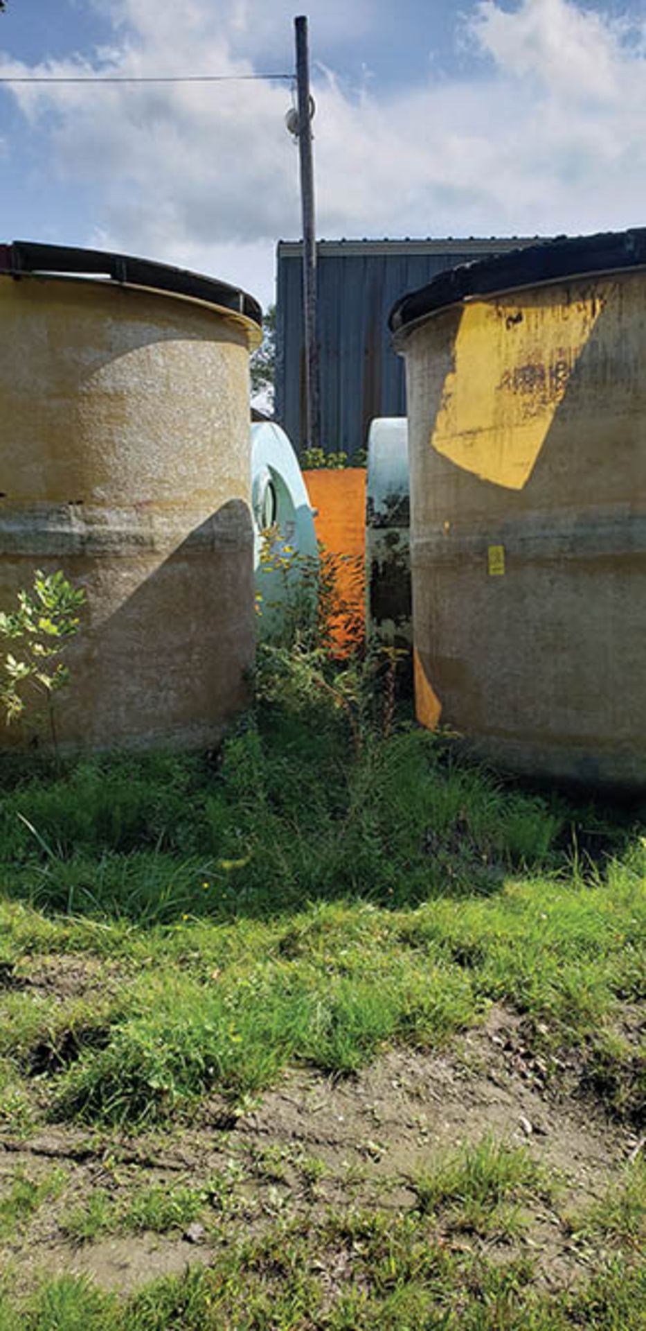 (9) PLASTIC & FIBERGLASS TANKS - Image 3 of 3