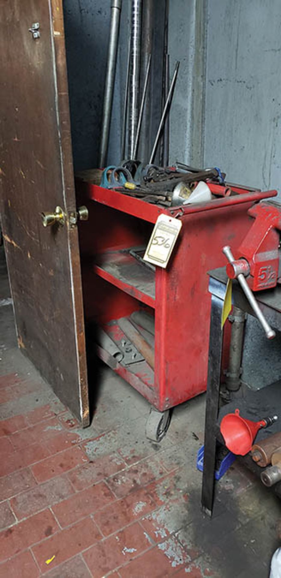 WORKBENCH W/ COLUMBIAN 5 1/2'' BENCH VISE, SPINDLES ON WALL, MOTORS, ASSORTED PARTS