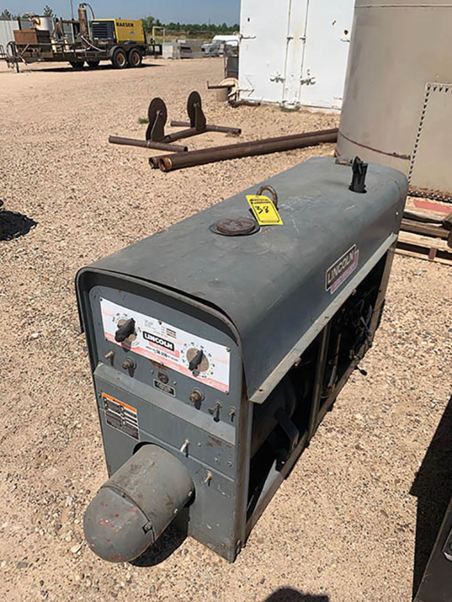 LINCOLN SA-200 GENERATOR WELDER, S/N A-R489126, HRS N/A