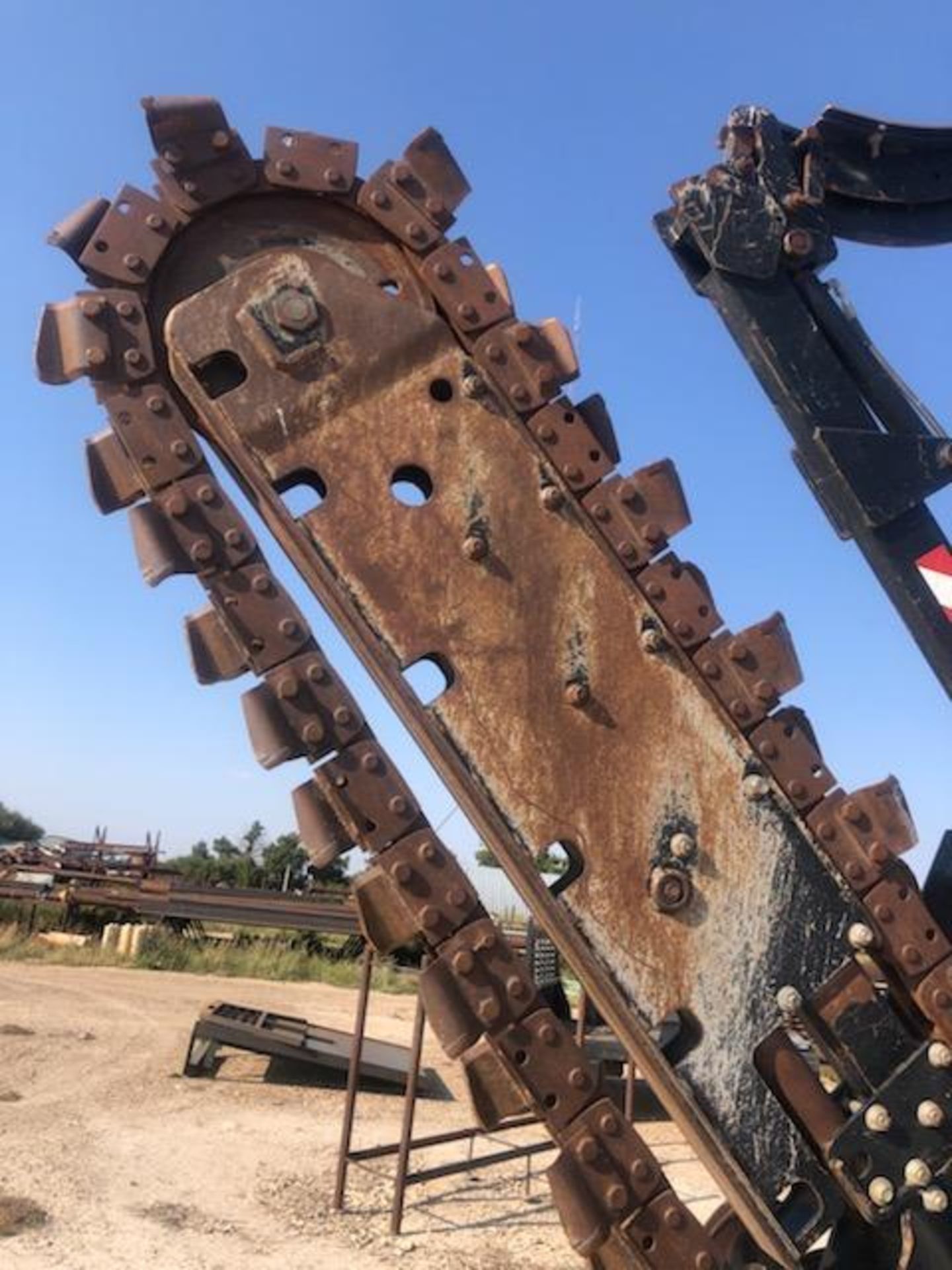 2014 DITCH-WITCH RT120 QUAD WITH H910 CENTERLINE TRENCHER, 4-CYL DUETS DIESEL ENGINE, 97'' TRENCH - Image 12 of 15