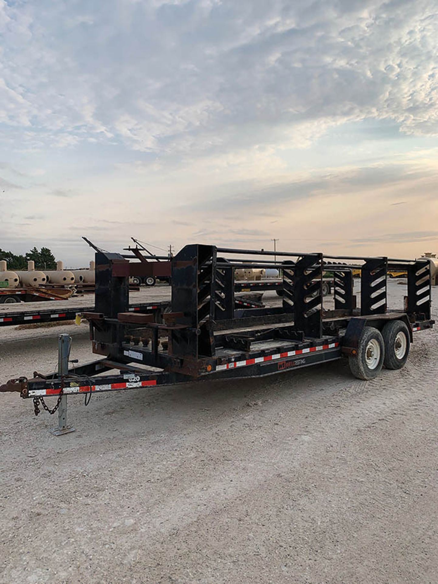 TANDEM AXLE WELL TESTING PIPE TRAILER WITH RACKS - Image 2 of 2