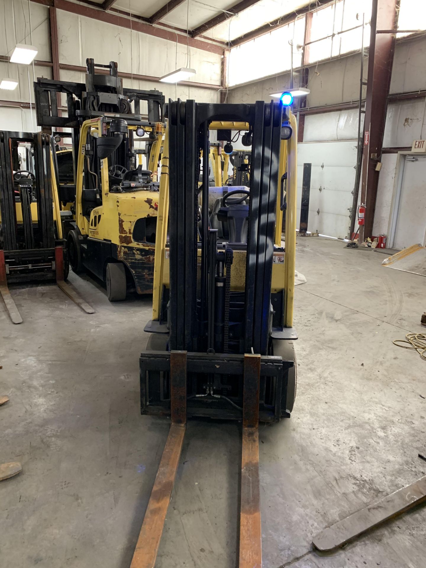 * LOCATED IN OH* 2013 HYSTER 5,000-LB FORKLIFT, MOD: S50FT, LPG, SOLID TIRES, 3-STAGE MAST SIDESHIFT - Image 2 of 7